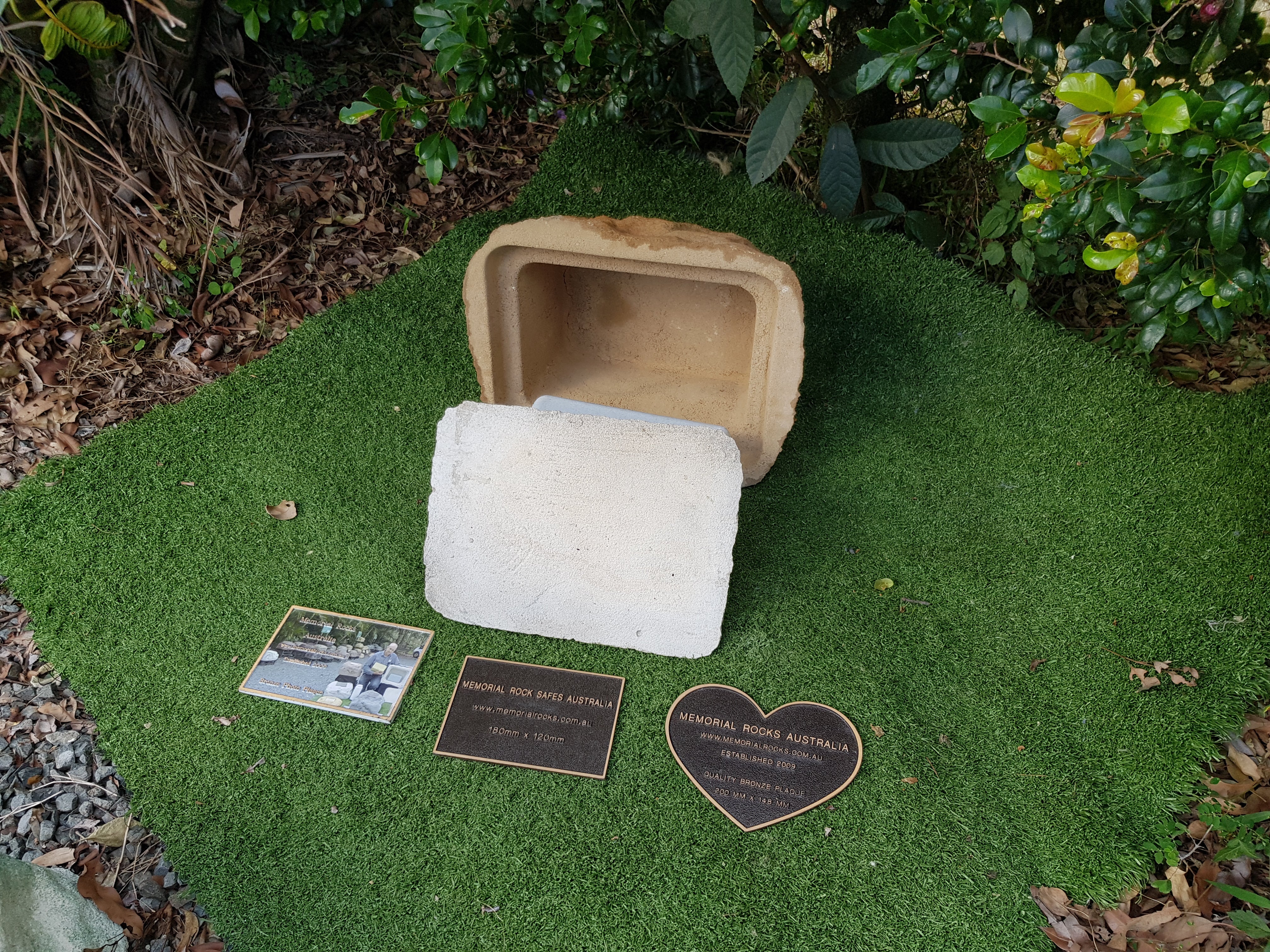 Memorial Rock Urn 1663 Large Sandstone