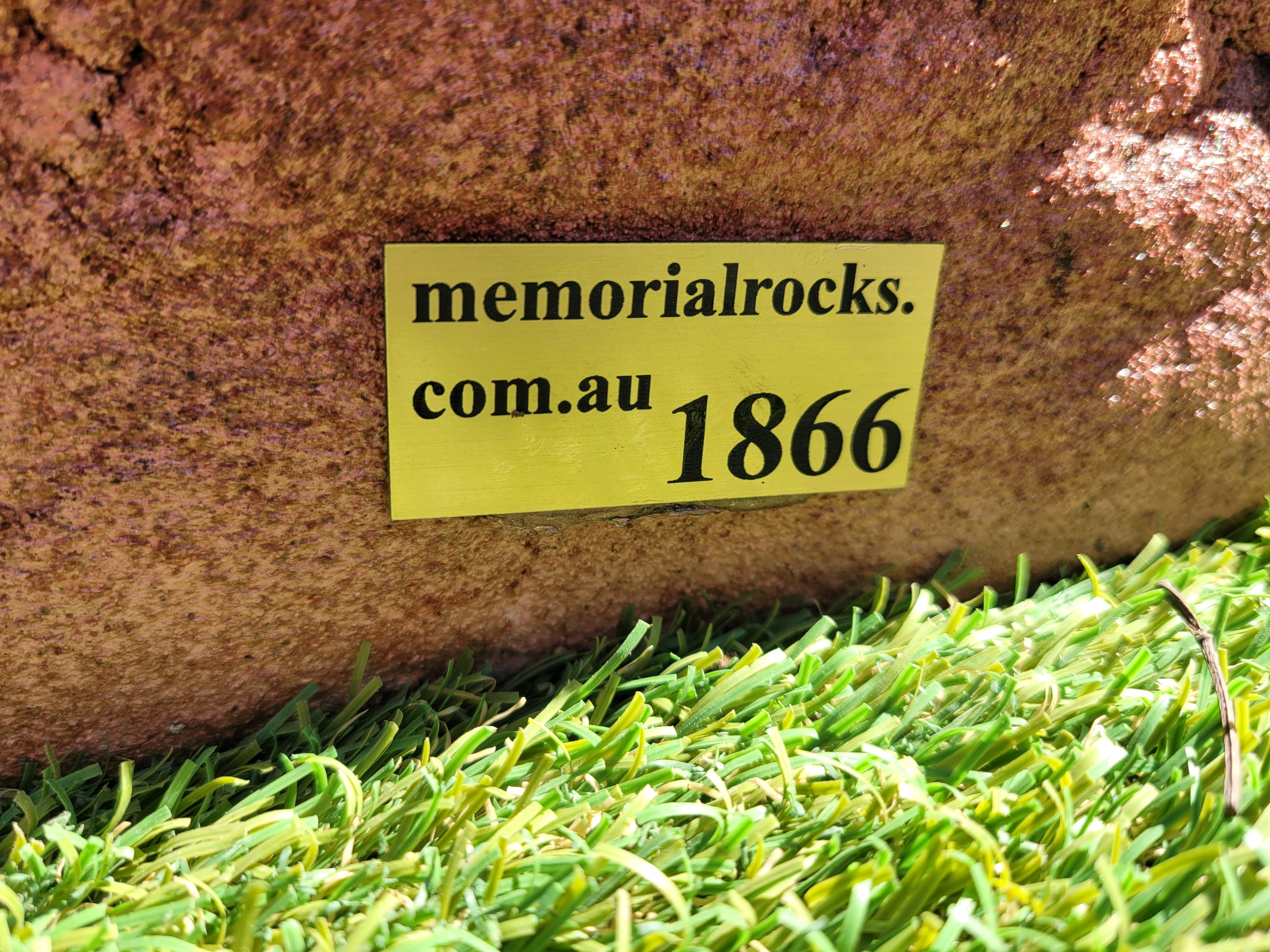 Memorial Rock Urn 1866 Large Double Pink / Red