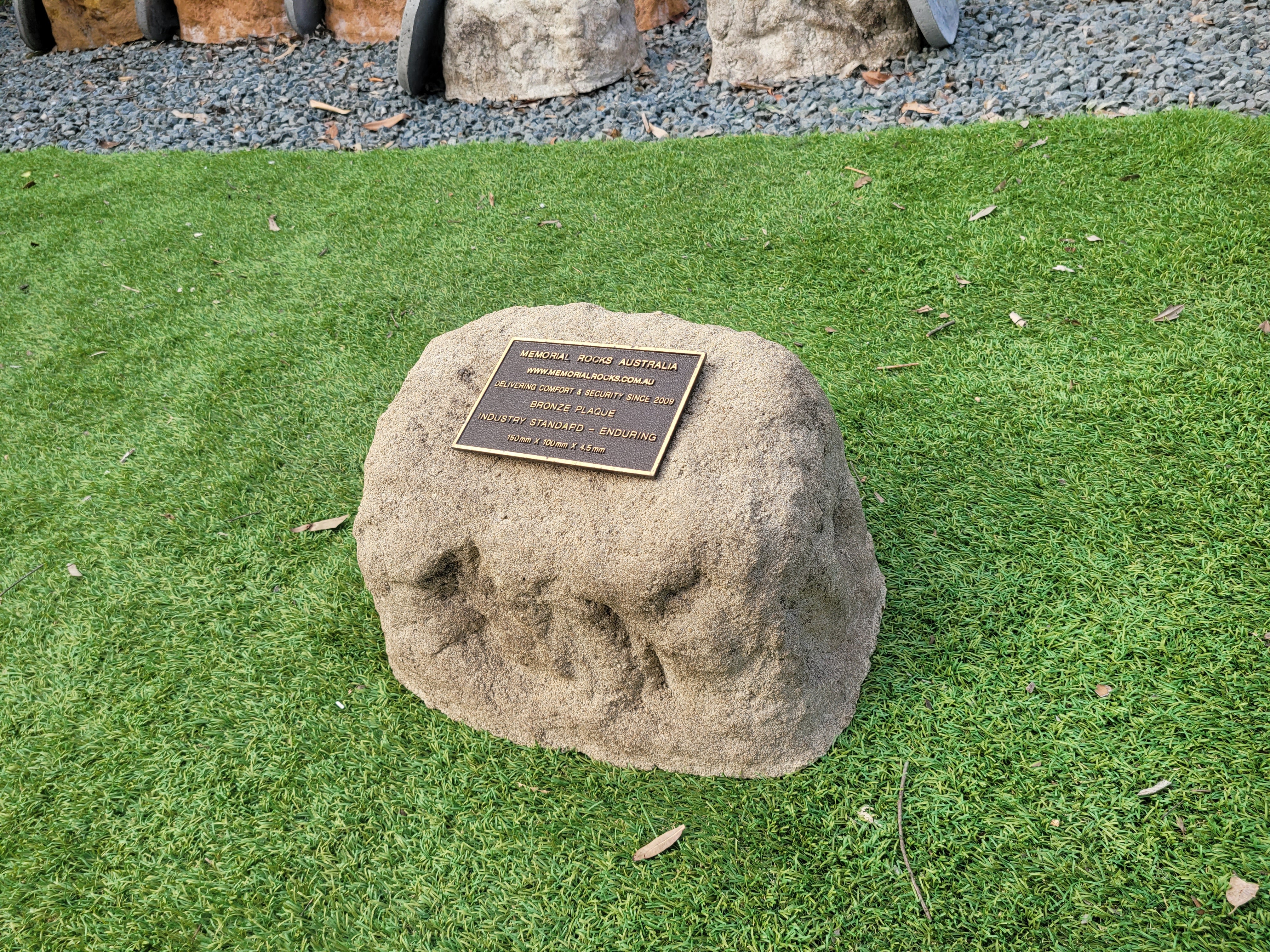 Memorial Rock Urn 1897 Medium Natural Riversand