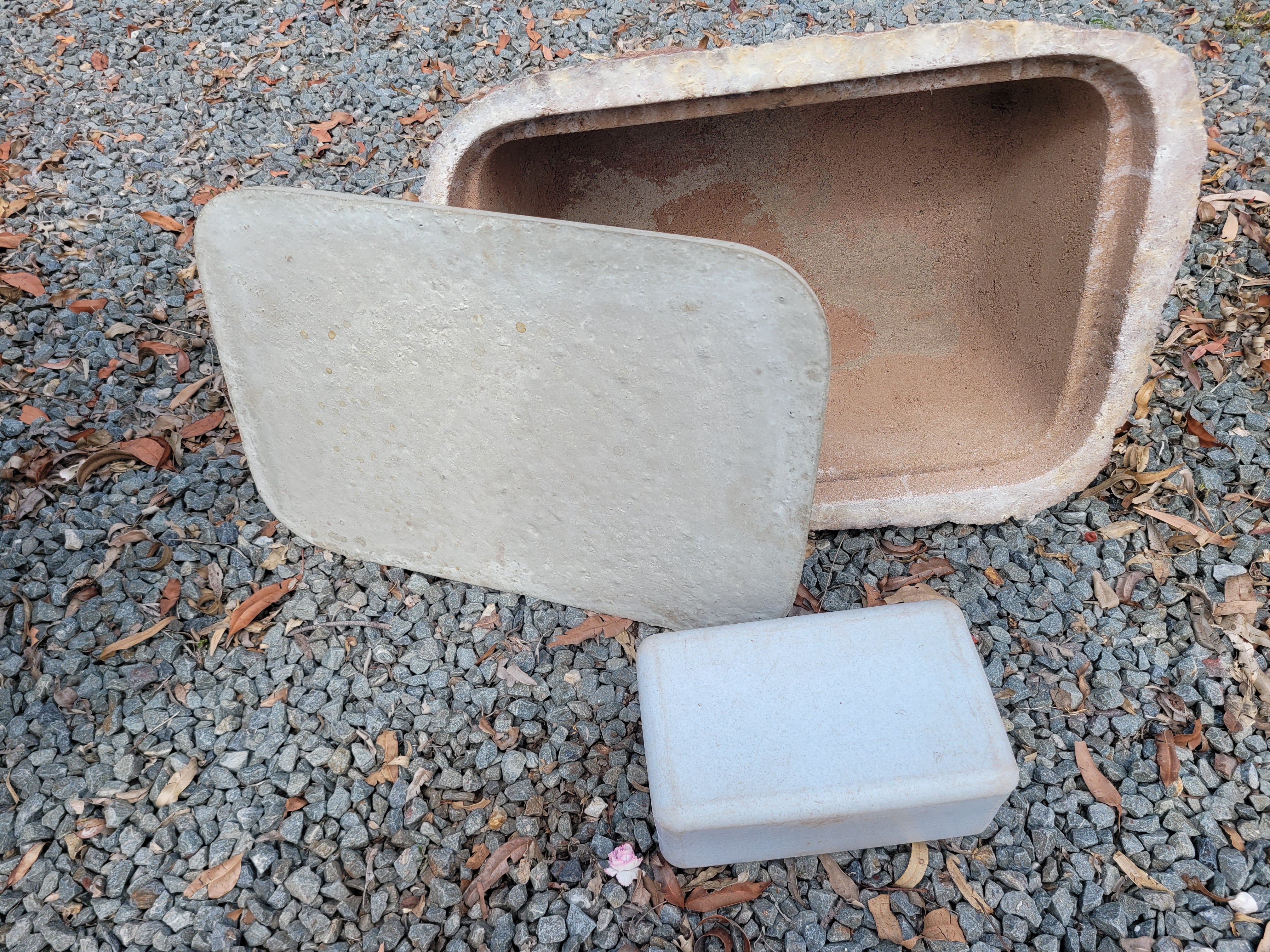 Memorial Rock Urn 1919 Extra-Large  Pink / Red