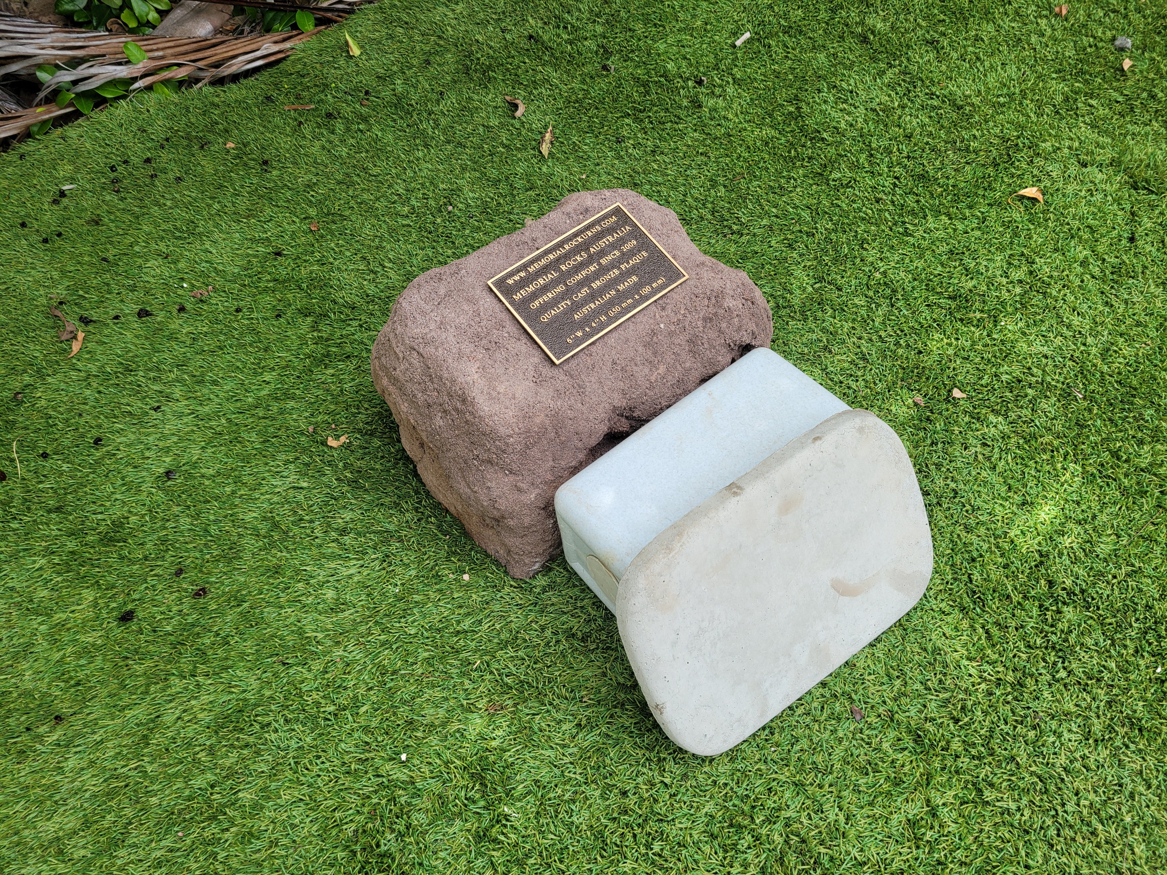 Memorial Rock Urn 2046 Regular Brown