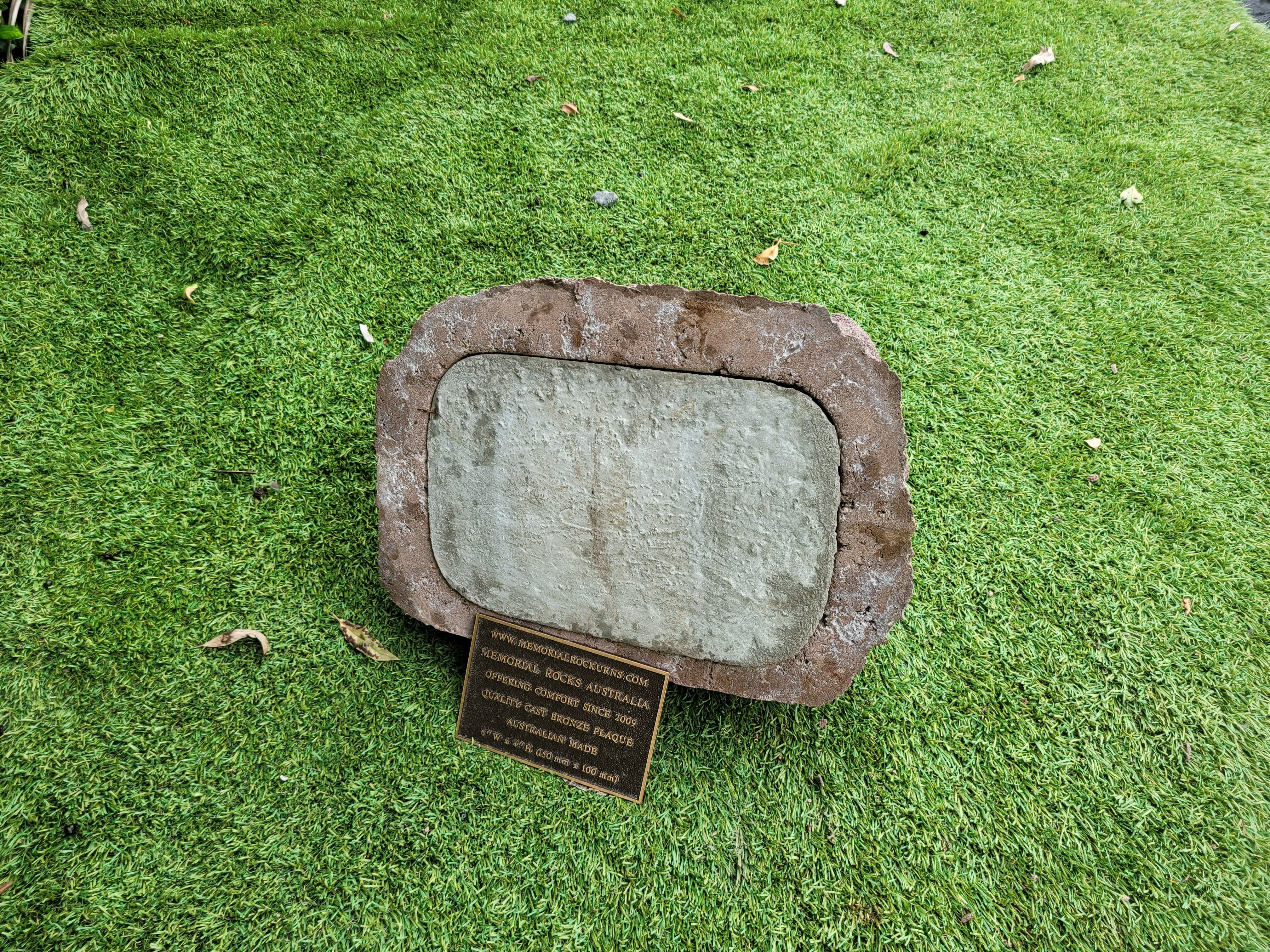 Memorial Rock Urn 2047 Regular Brown