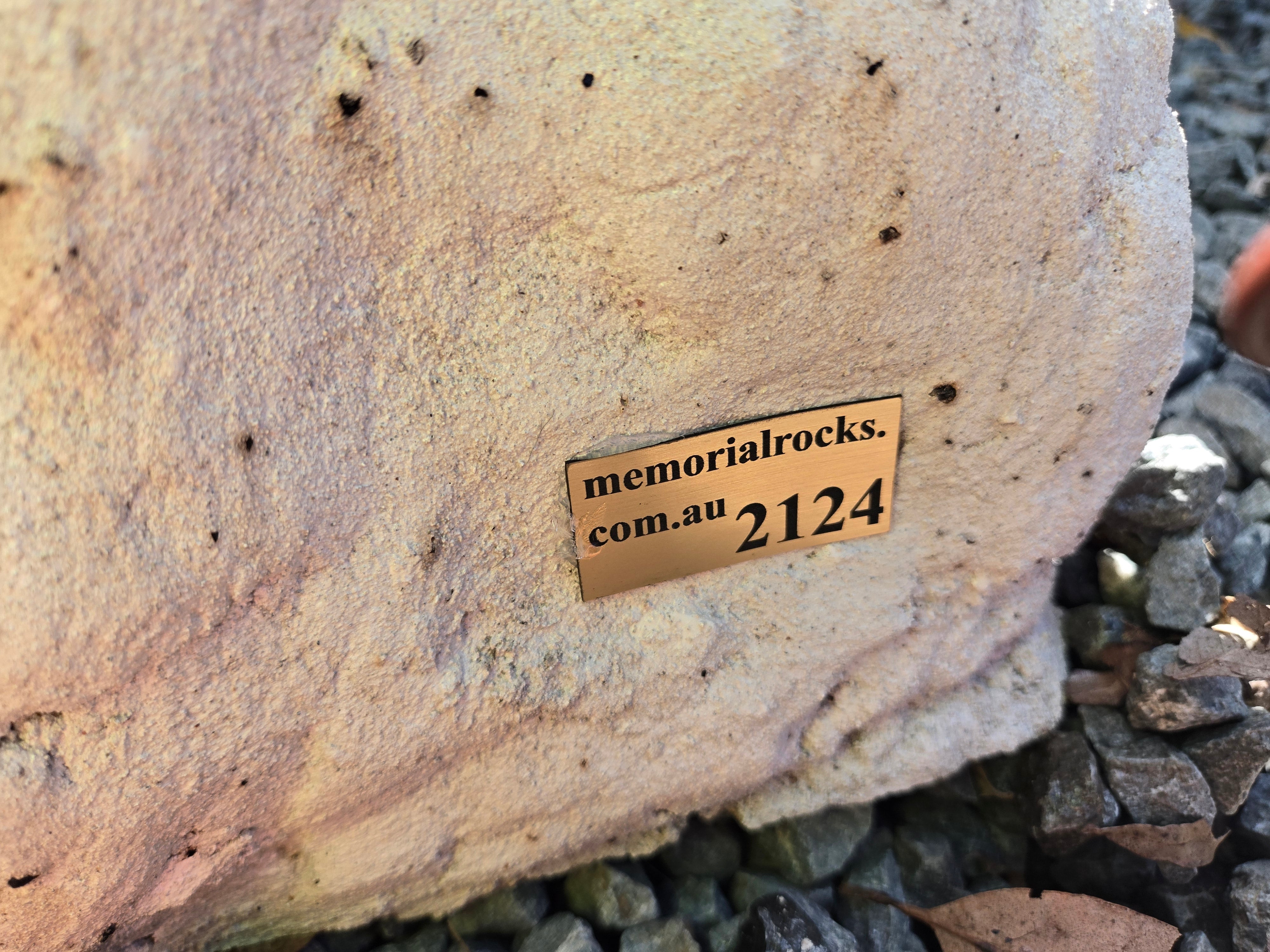 Memorial Rock Urn 2124 Regular White