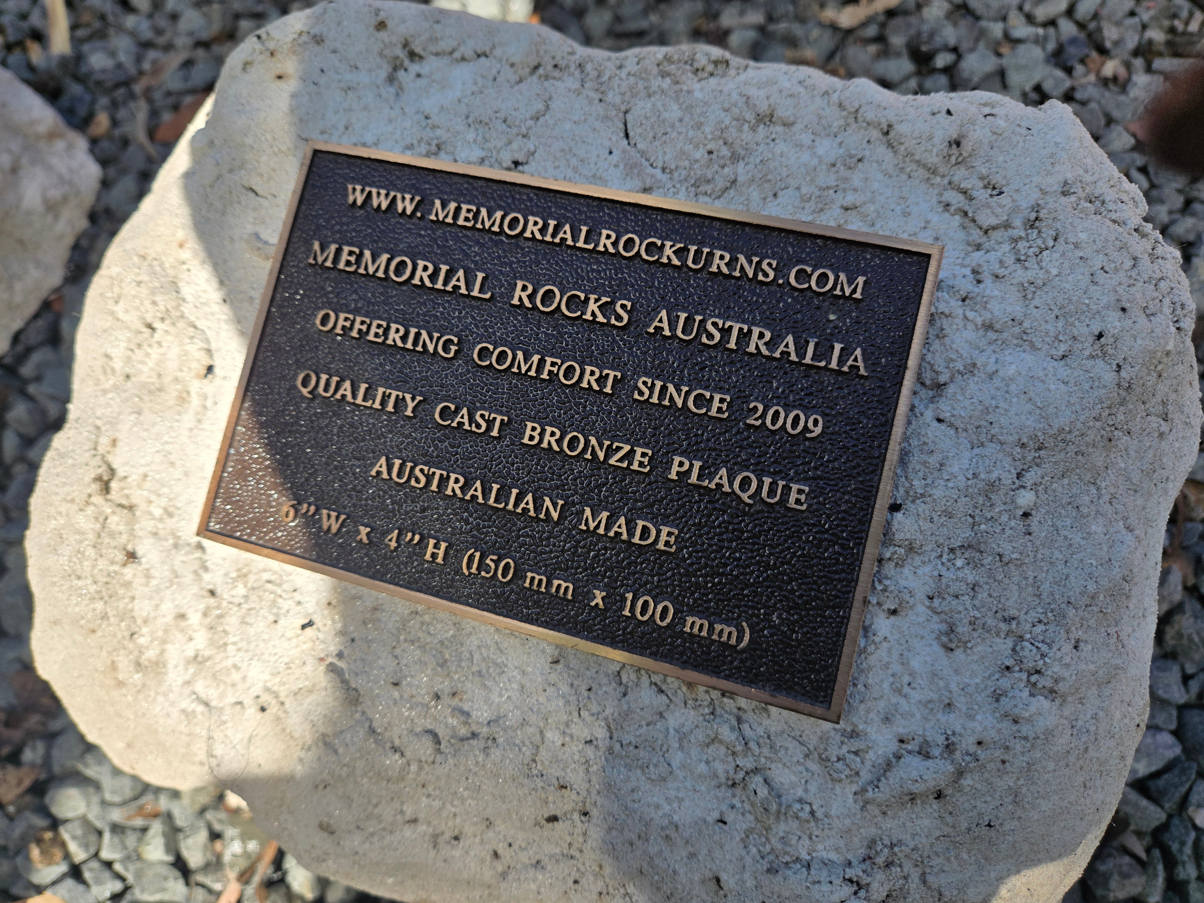 Memorial Rock Urn 2124 Regular White