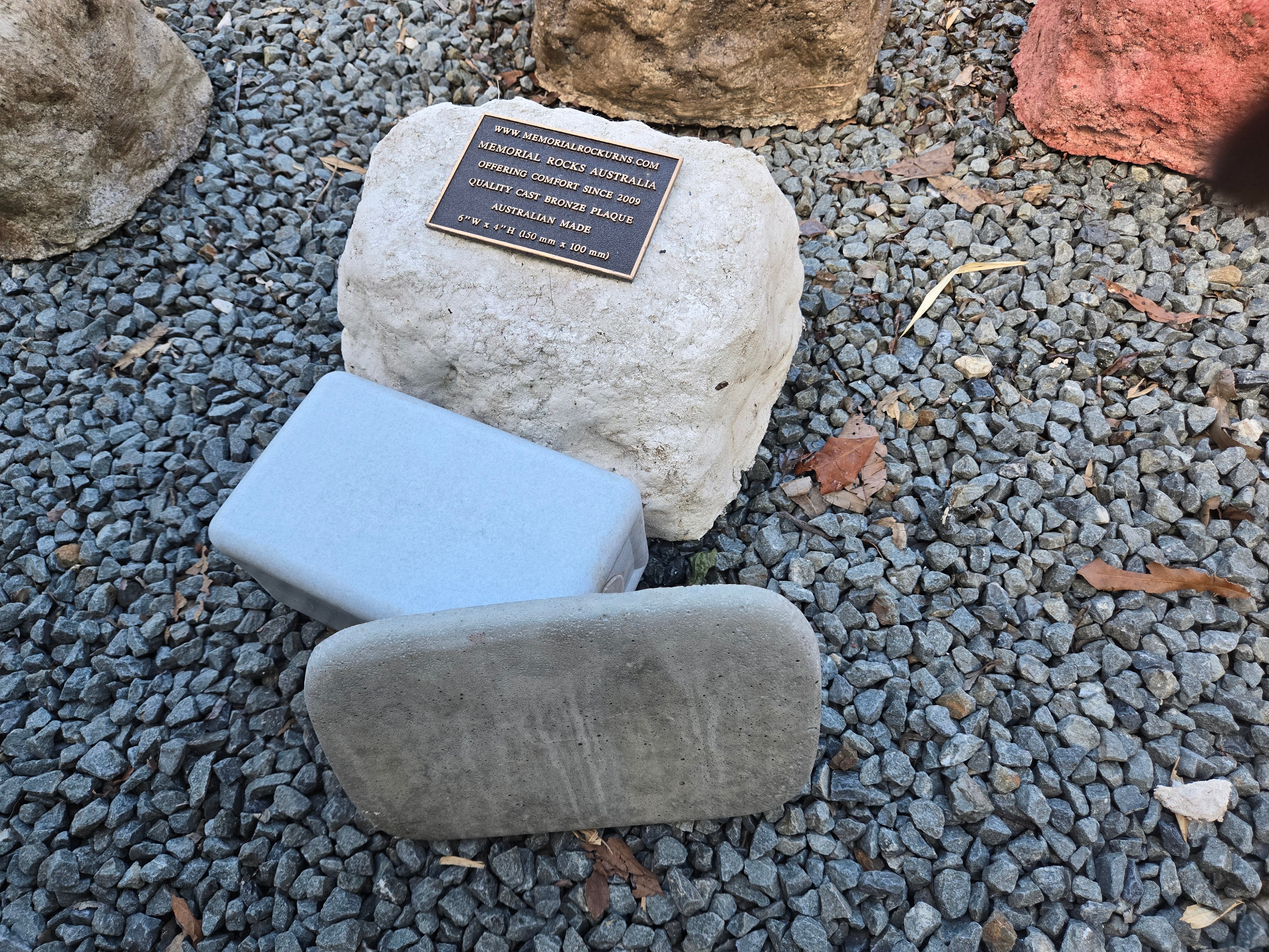 Memorial Rock Urn 2126 Regular White