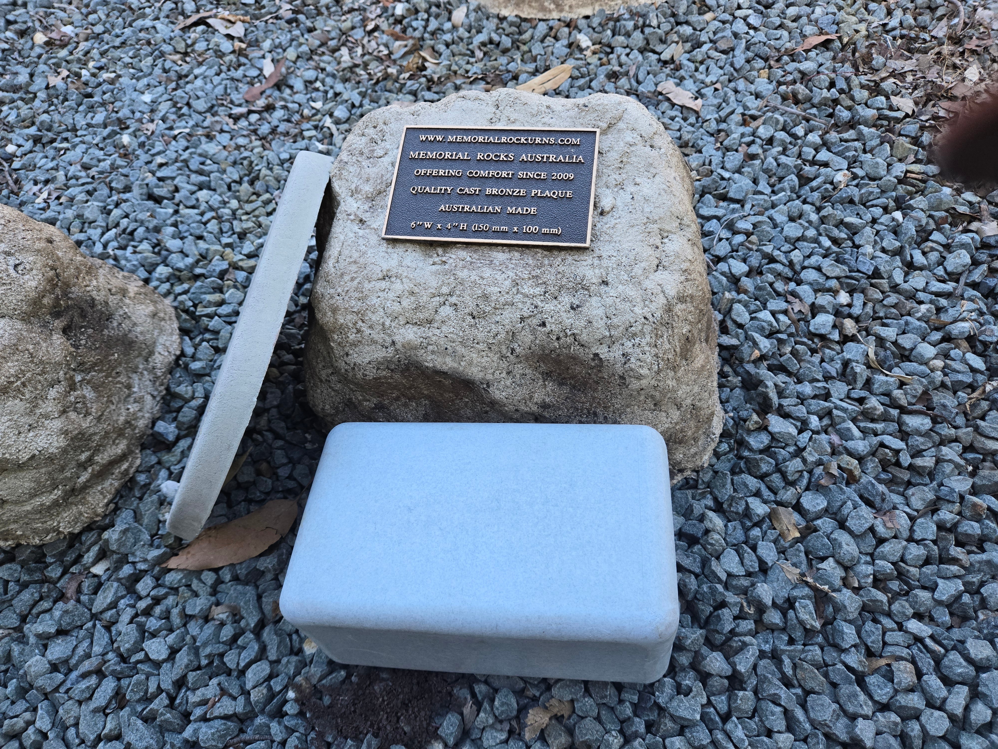 Memorial Rock Urn 2131 Medium Natural Riversand