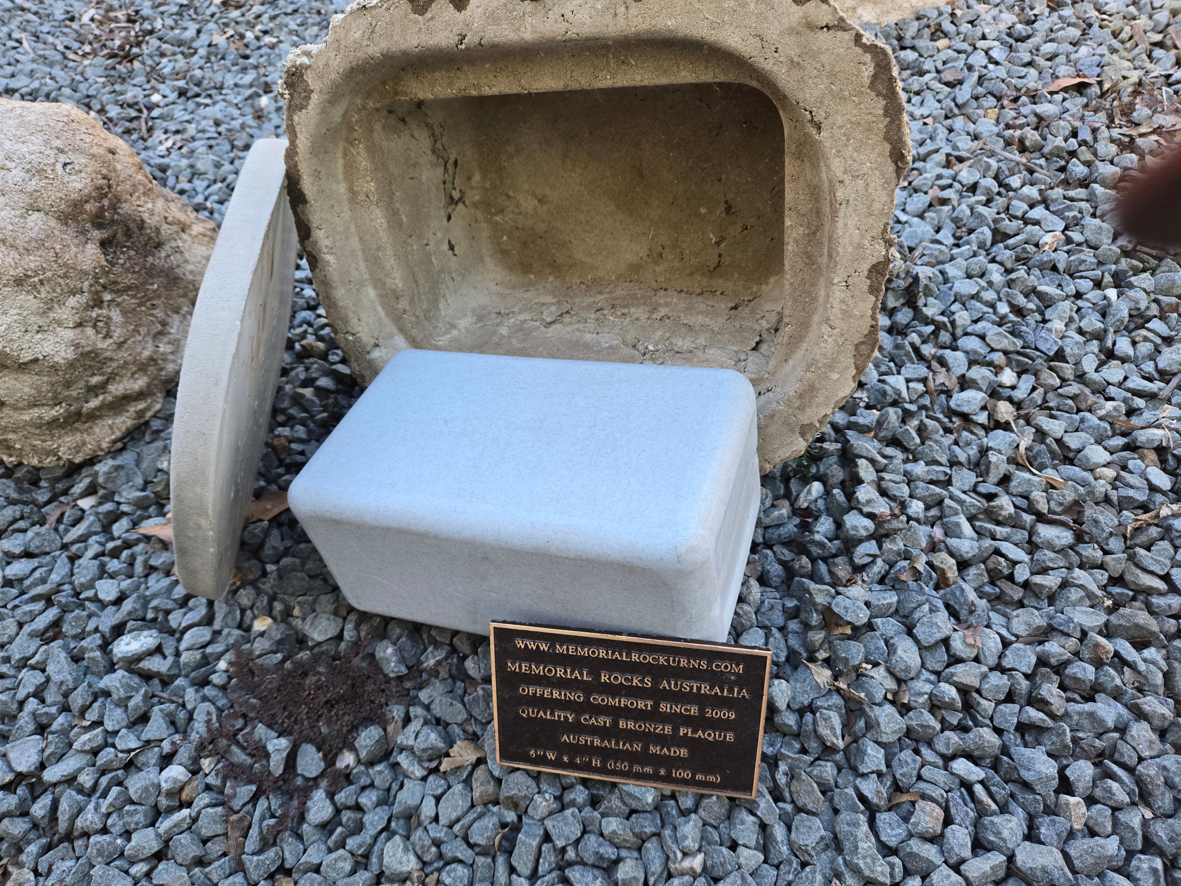 Memorial Rock Urn 2131 Medium Natural Riversand