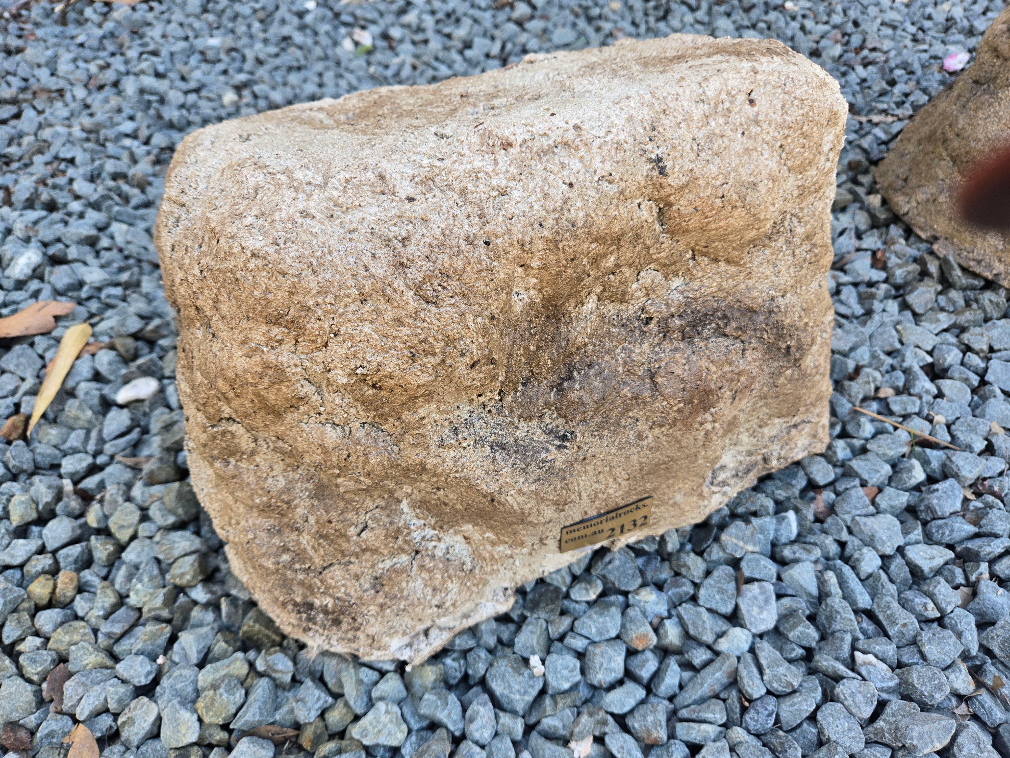 Memorial Rock Urn 2132 Medium Natural Riversand