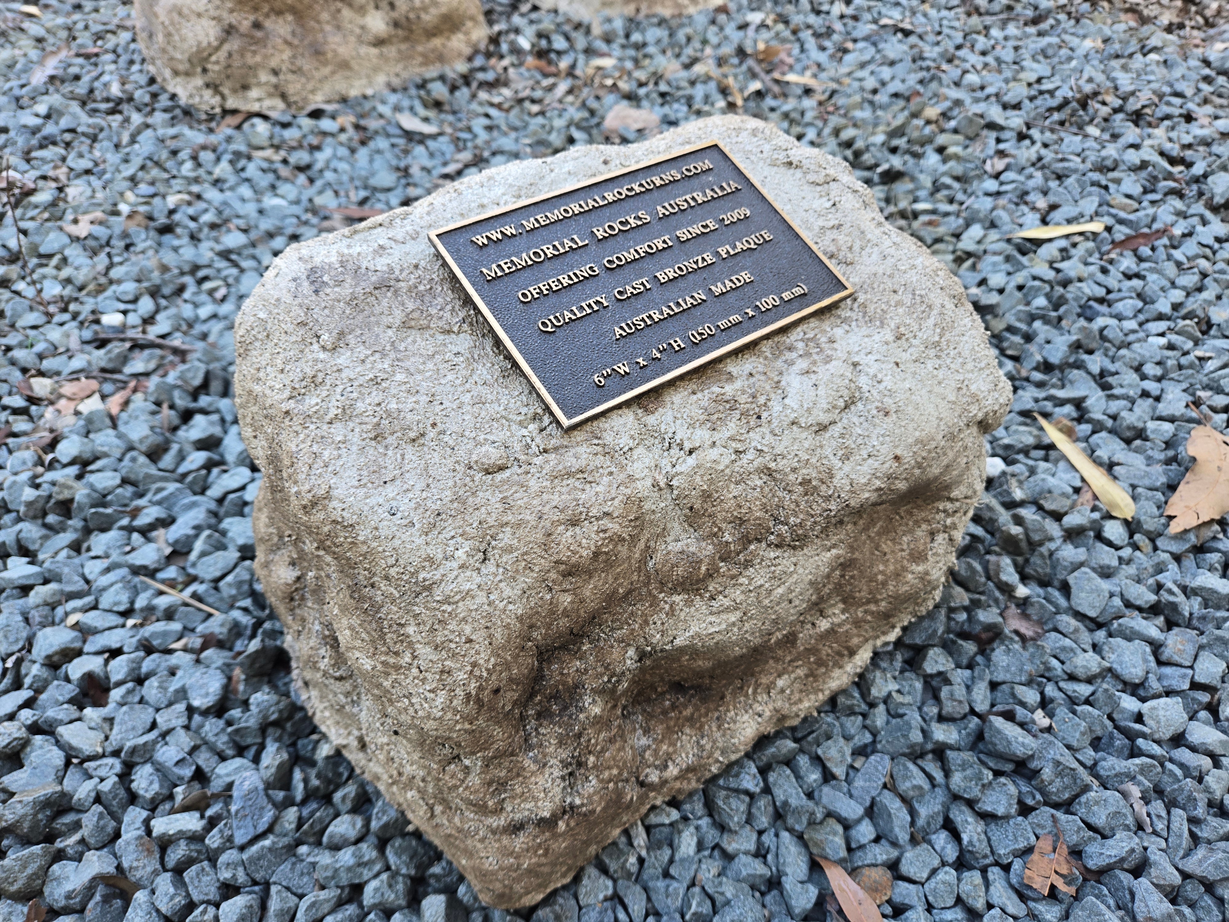 Memorial Rock Urn 2132 Medium Natural Riversand