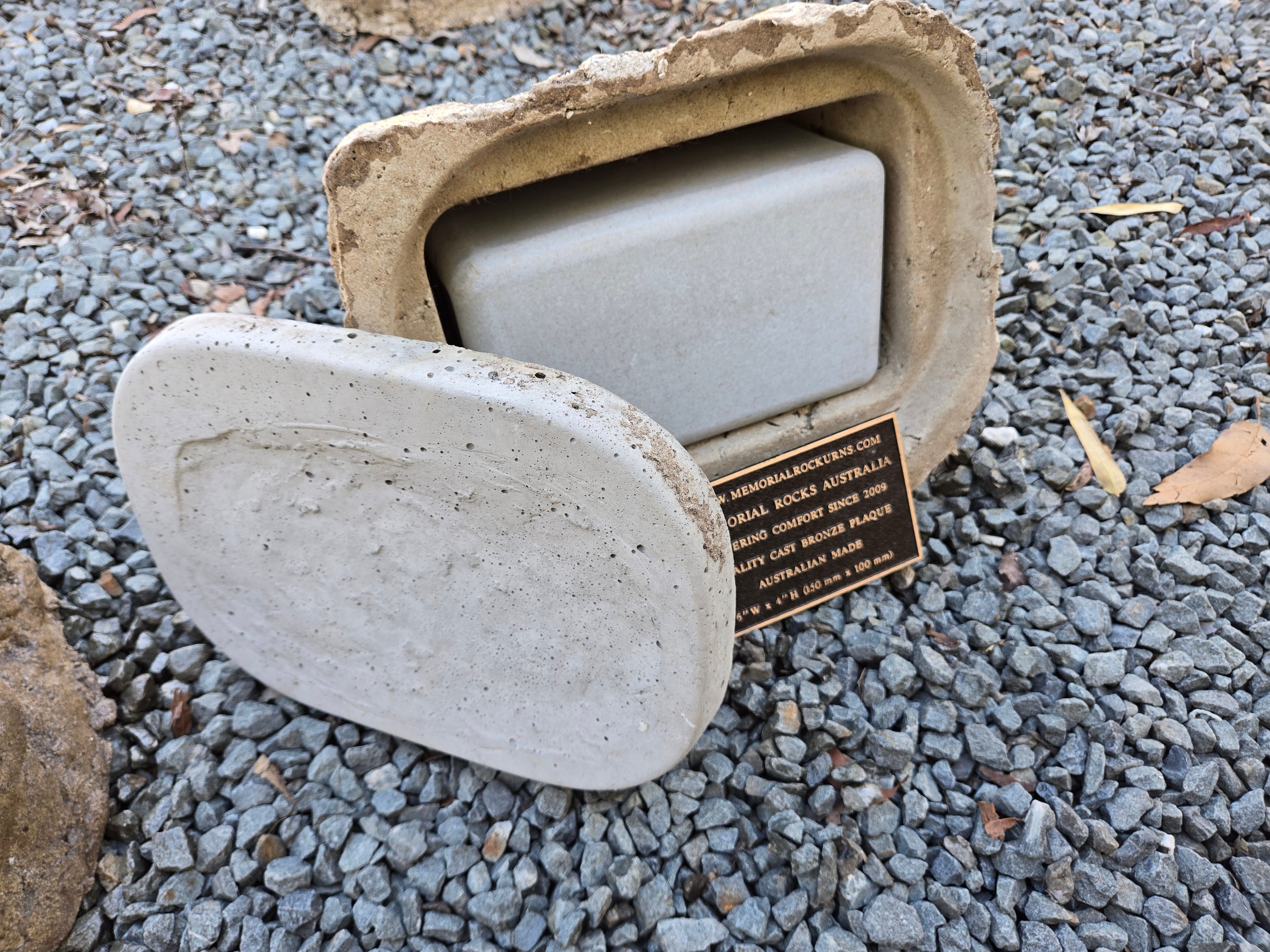 Memorial Rock Urn 2132 Medium Natural Riversand