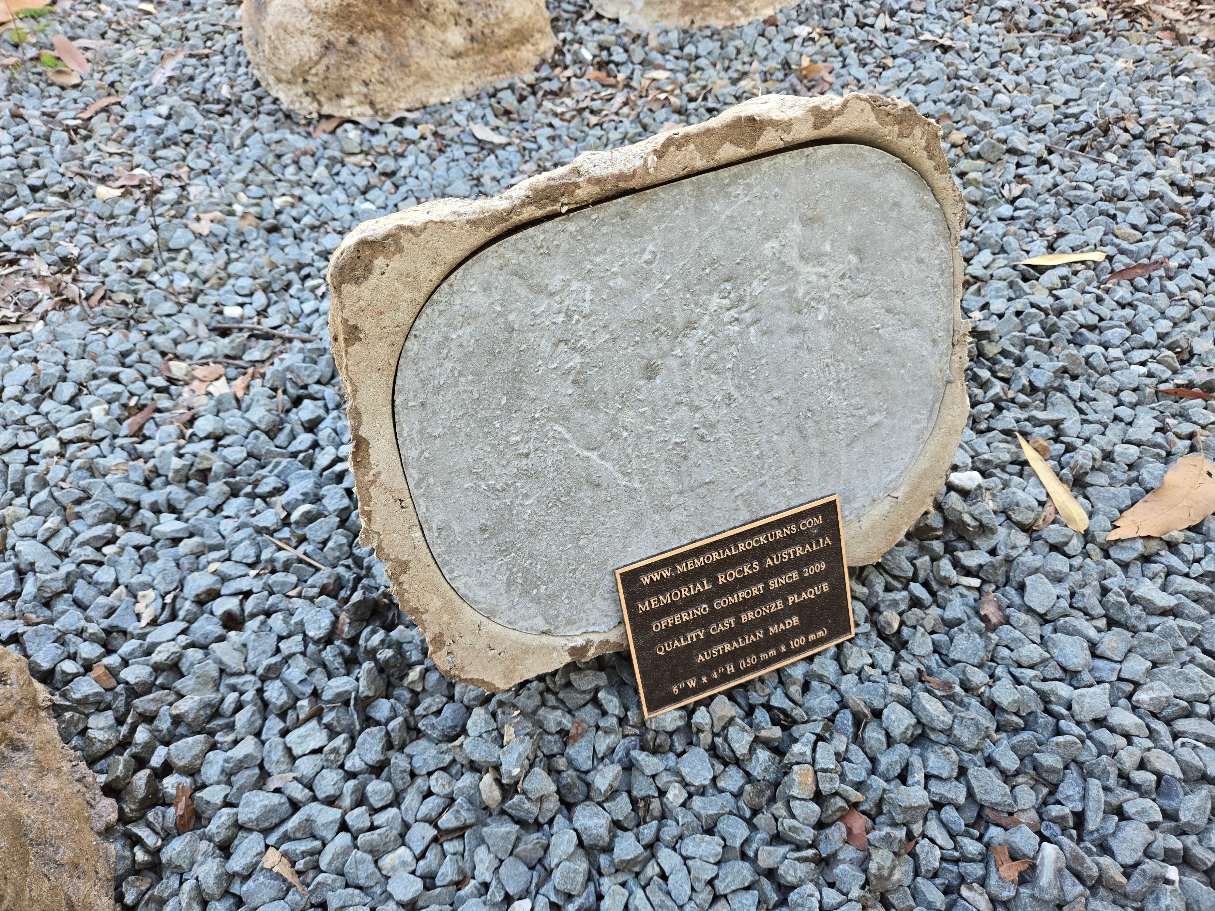 Memorial Rock Urn 2132 Medium Natural Riversand