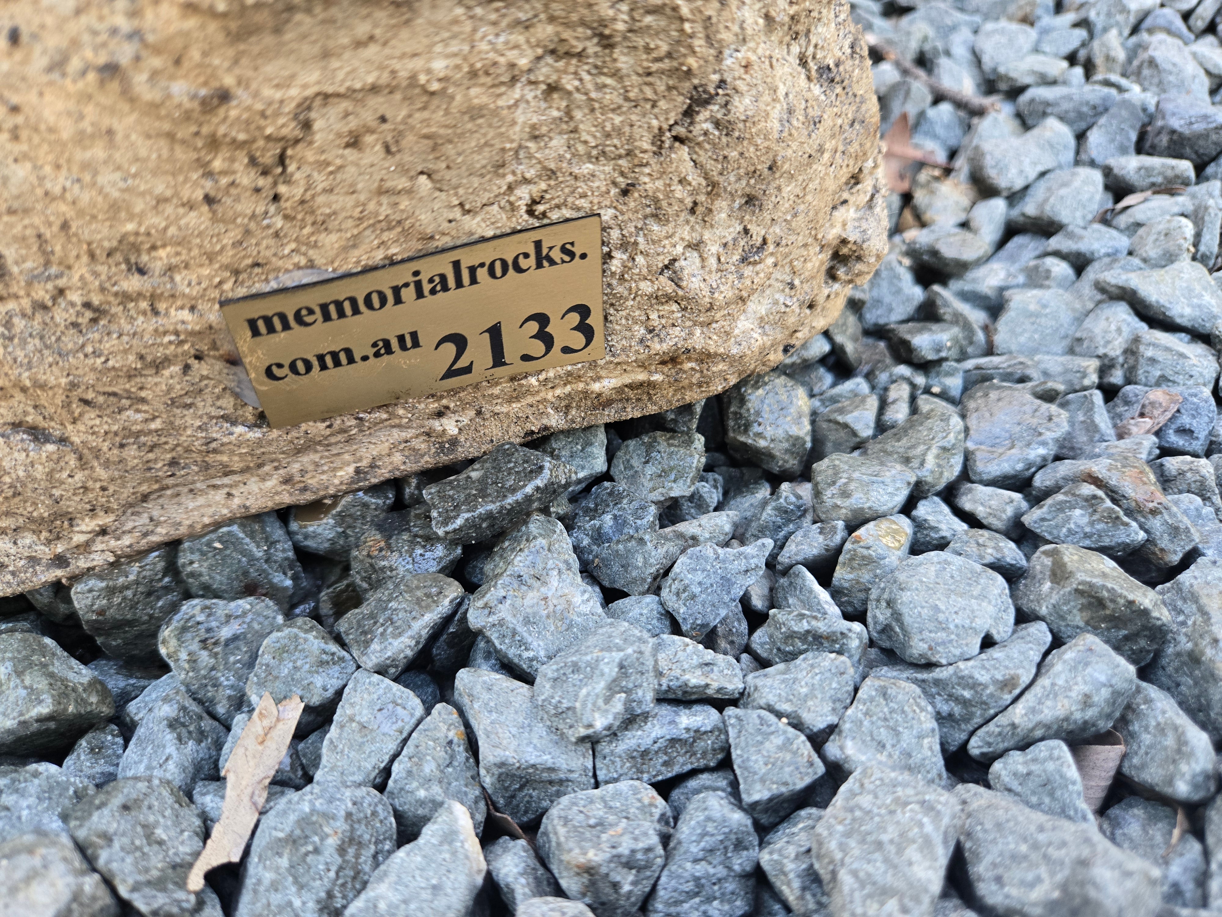 Memorial Rock Urn 2133 Medium Natural Riversand