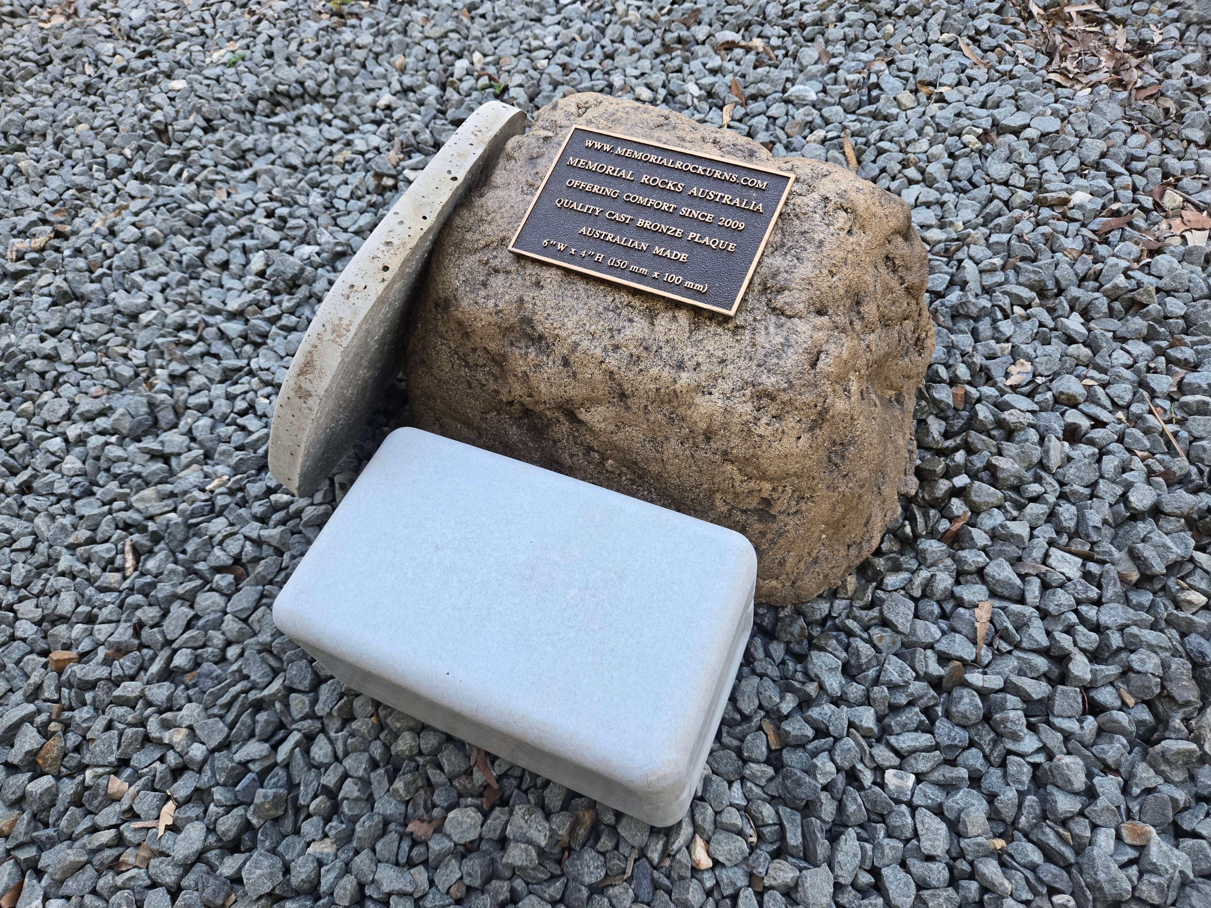Memorial Rock Urn 2133 Medium Natural Riversand