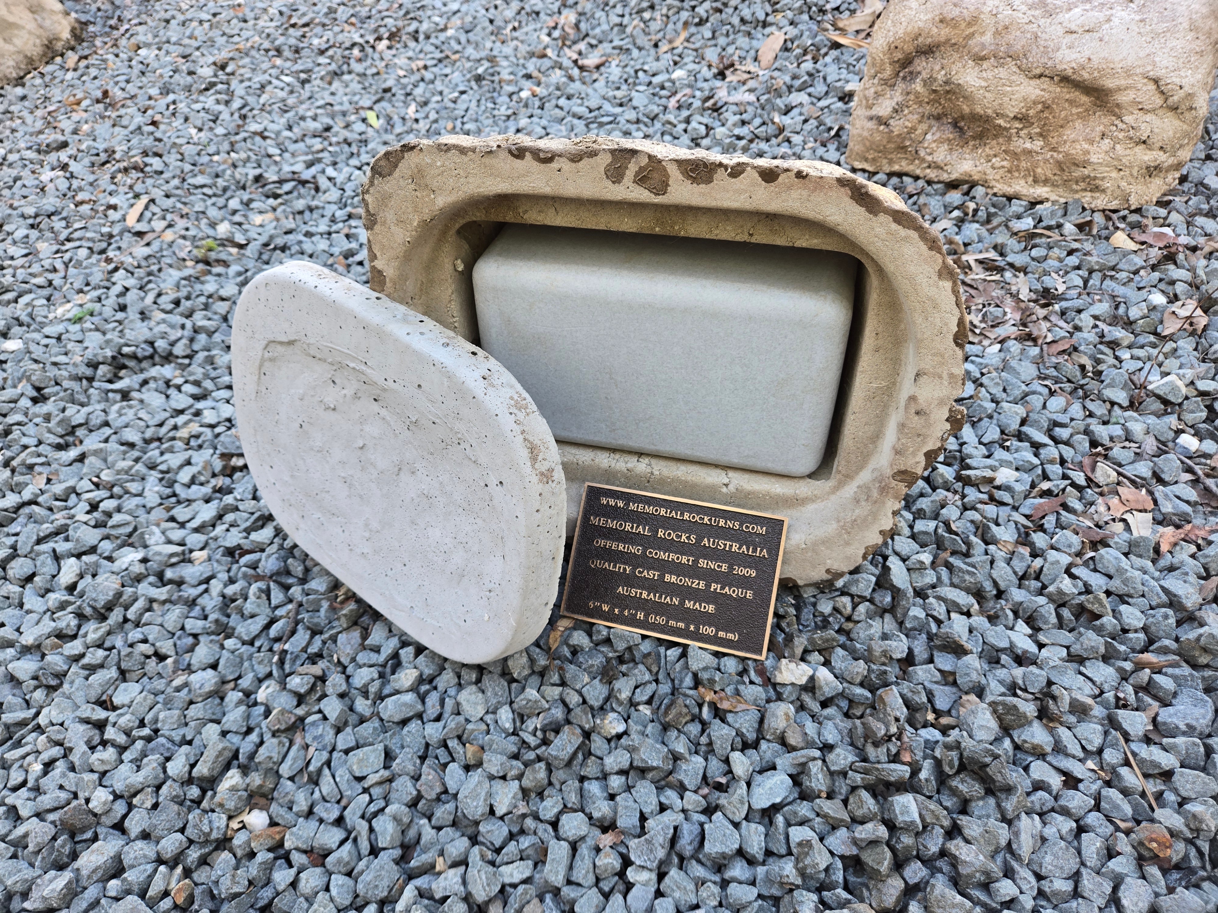 Memorial Rock Urn 2133 Medium Natural Riversand