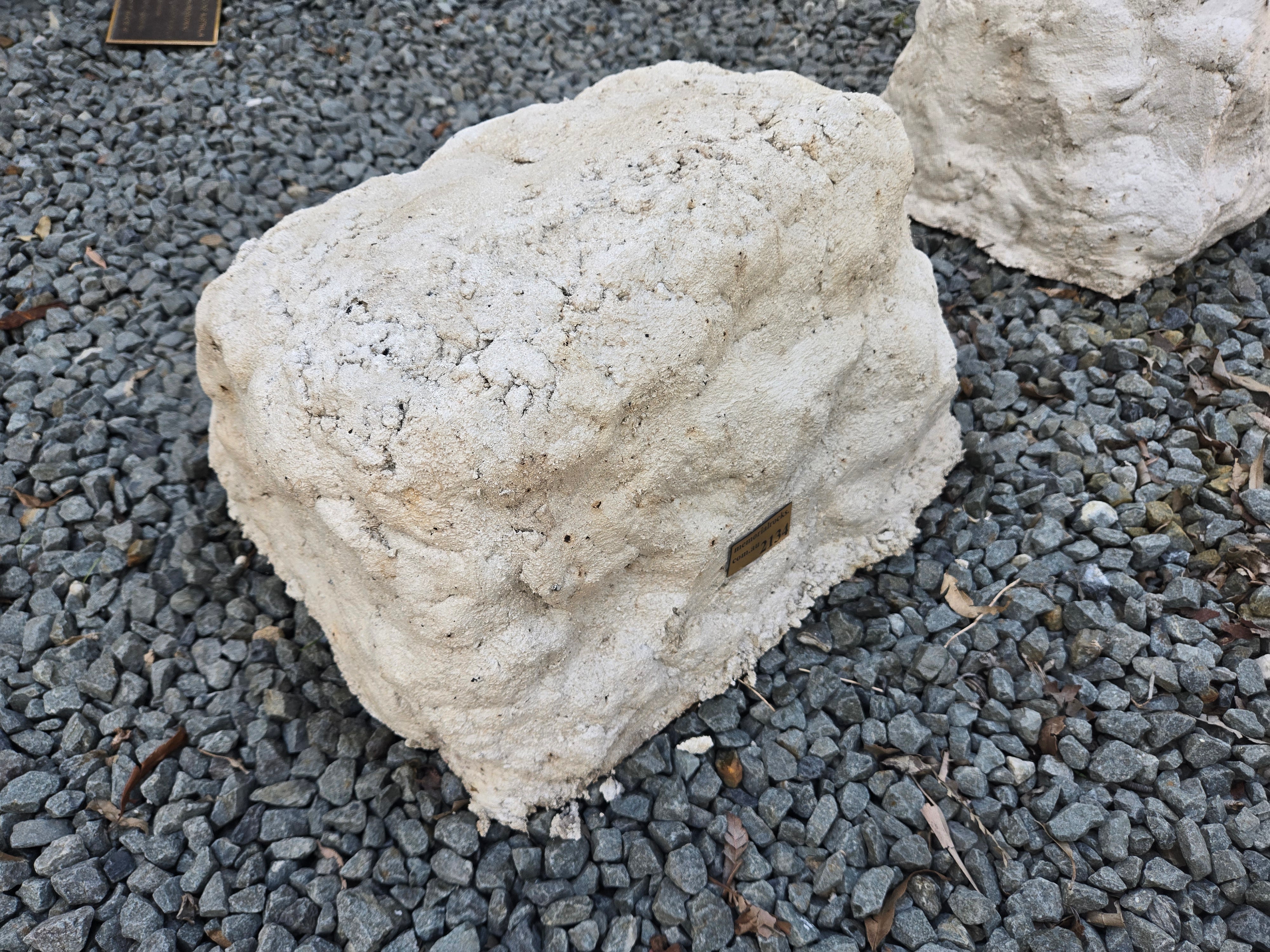 Memorial Rock Urn 2134 Large White
