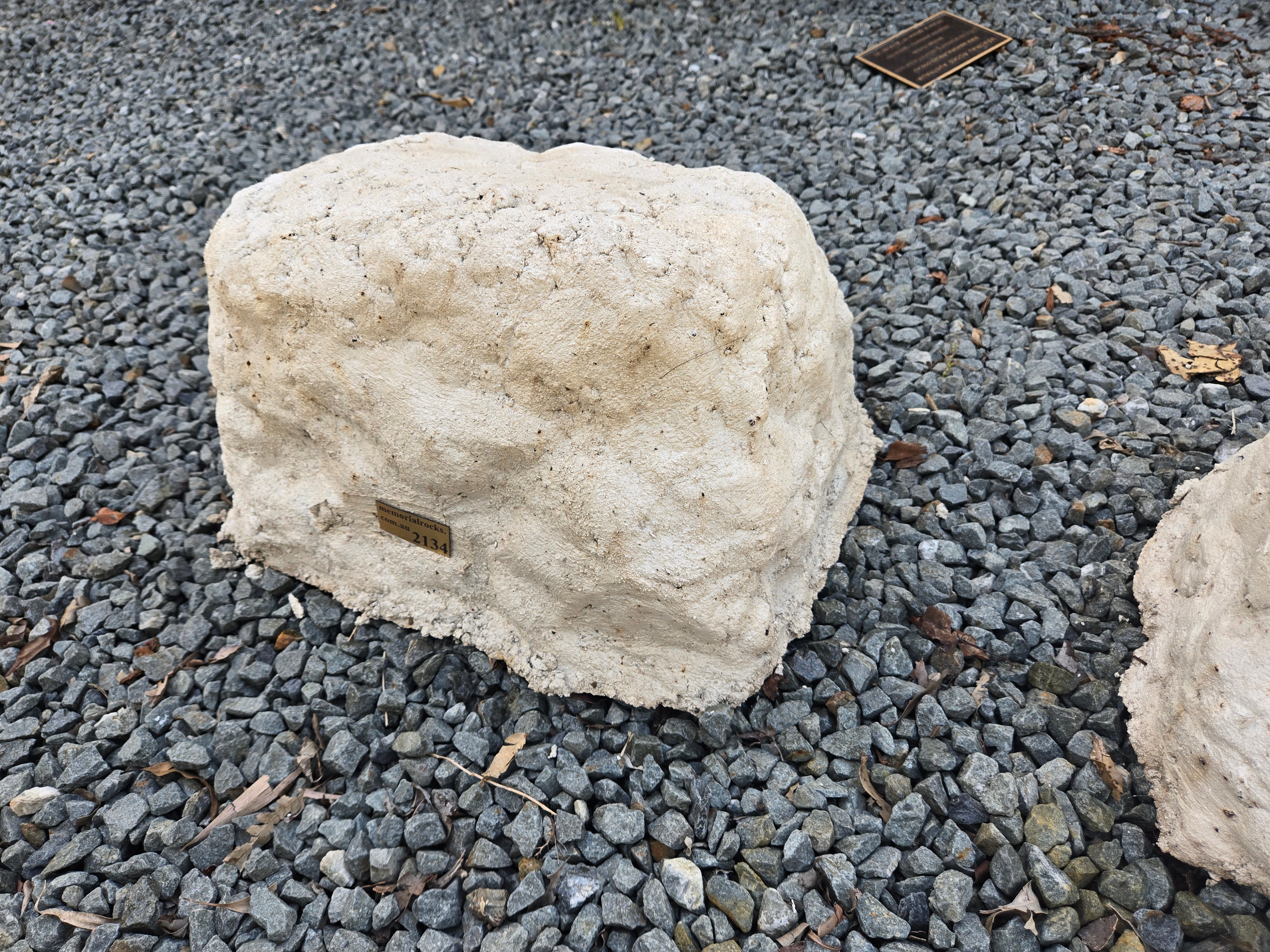 Memorial Rock Urn 2134 Large White