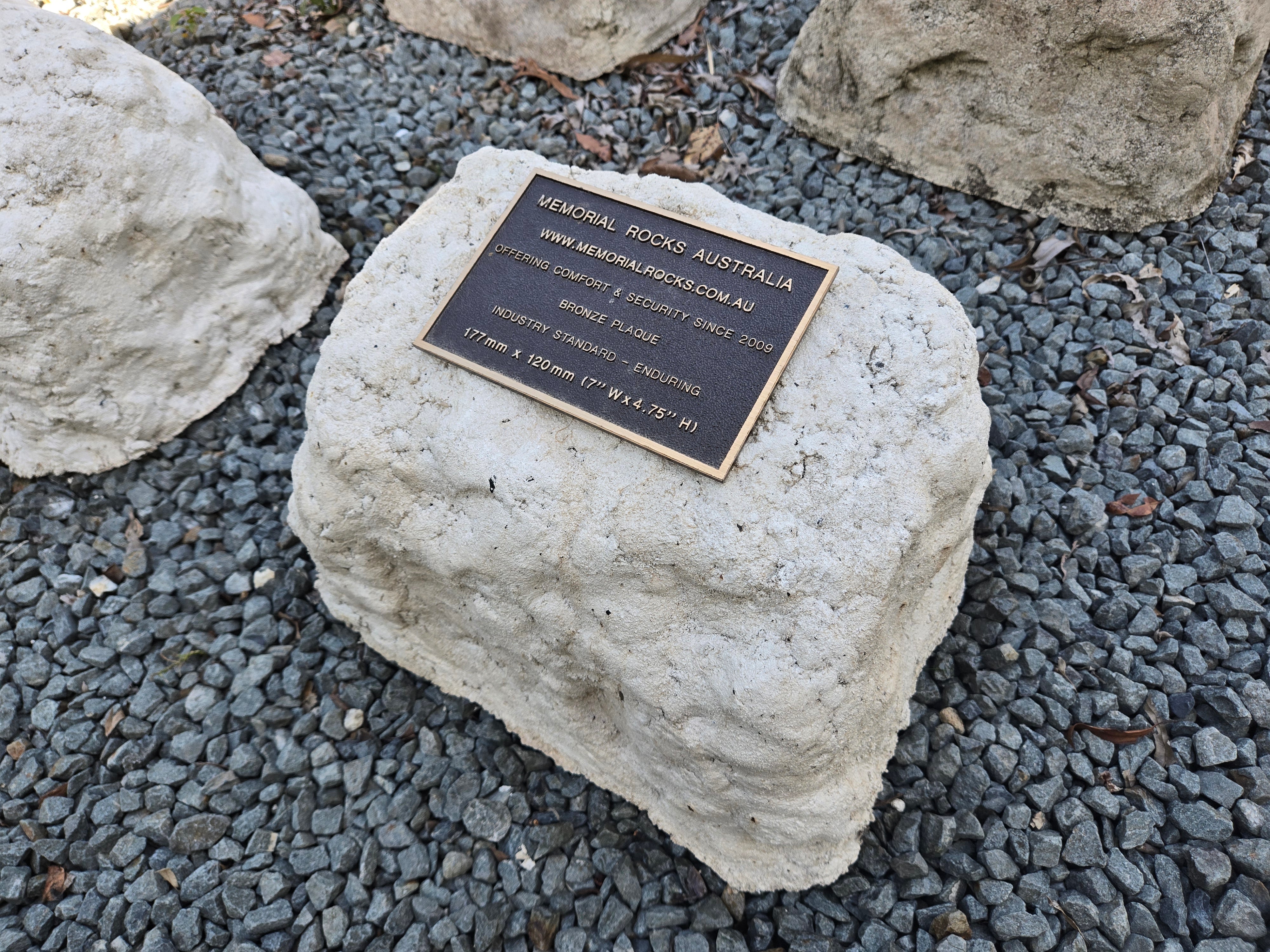 Memorial Rock Urn 2134 Large White