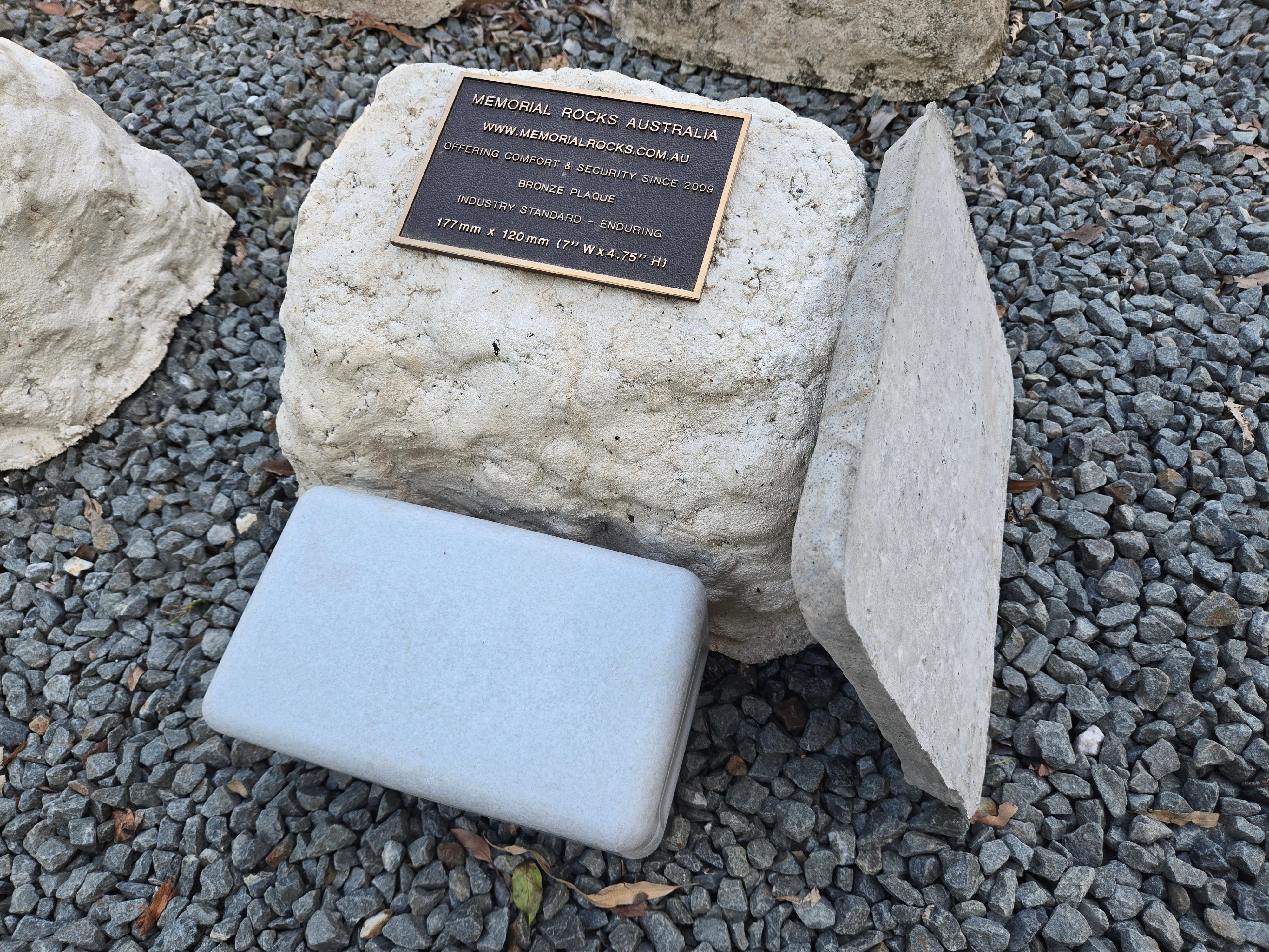 Memorial Rock Urn 2134 Large White