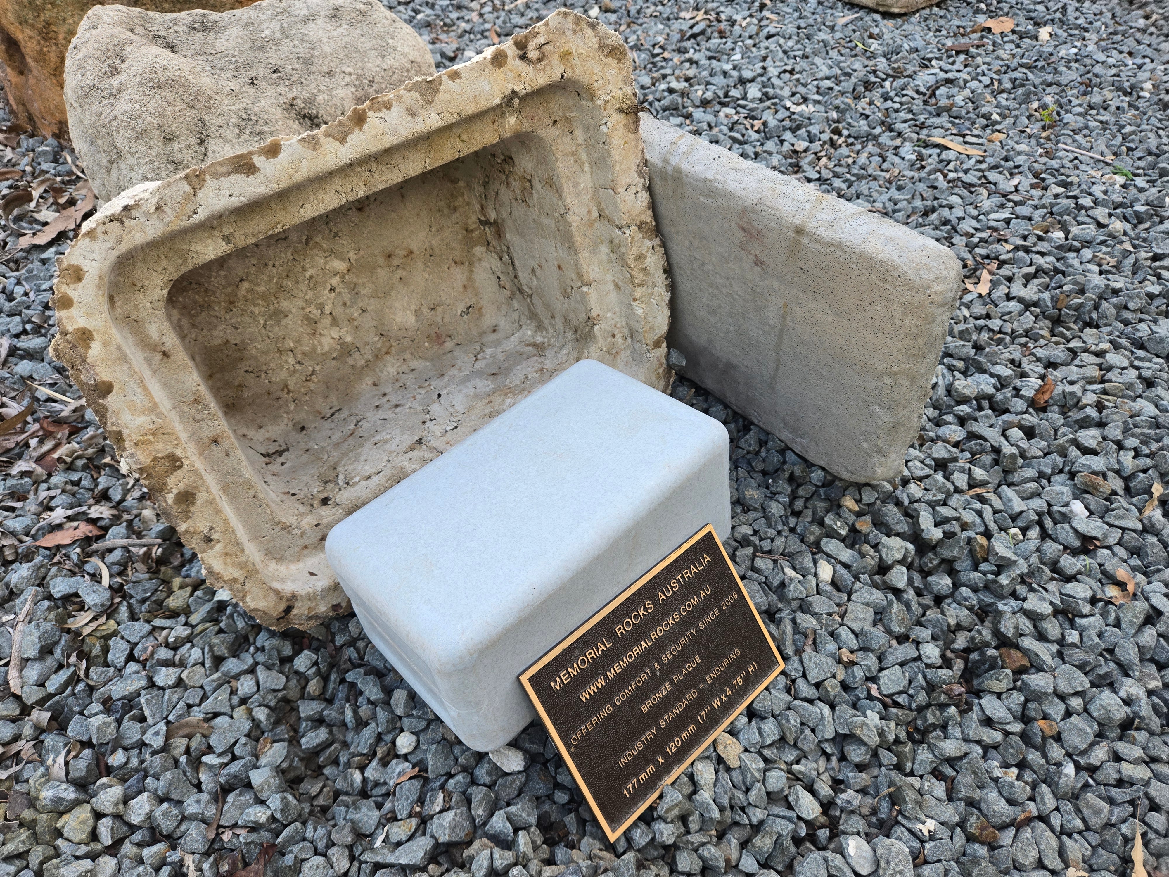 Memorial Rock Urn 2134 Large White