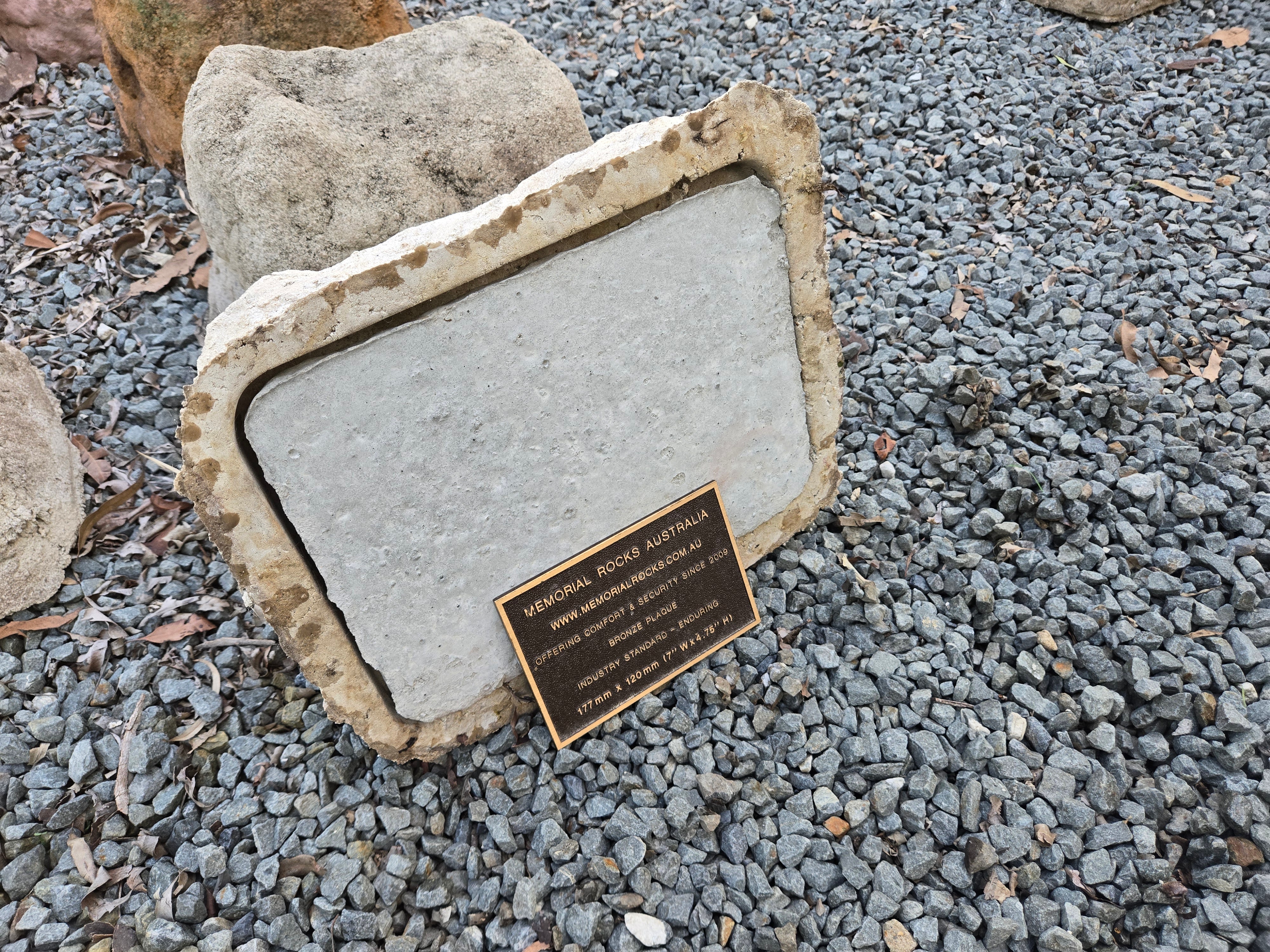 Memorial Rock Urn 2134 Large White