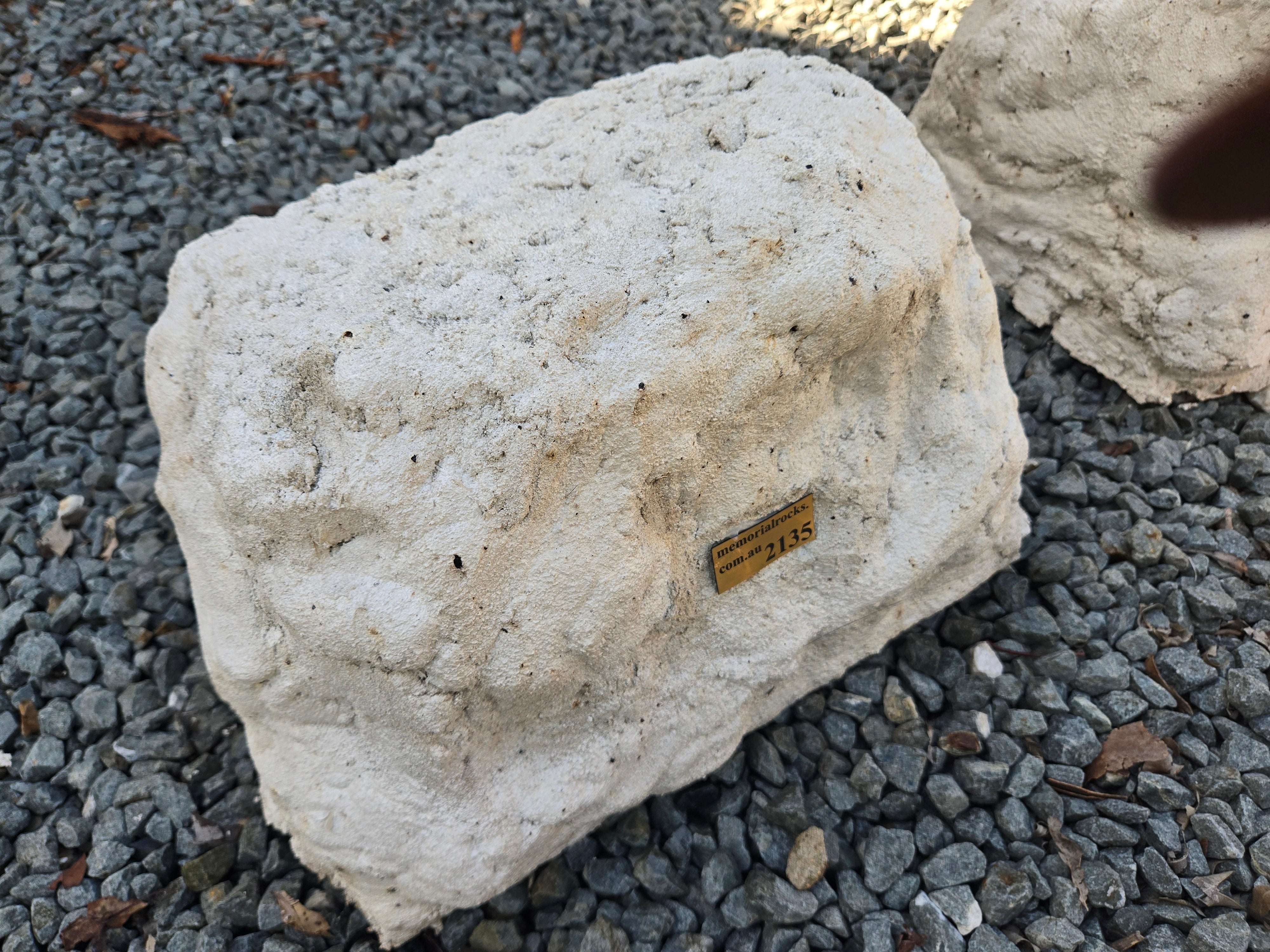 Memorial Rock Urn 2135 Large White