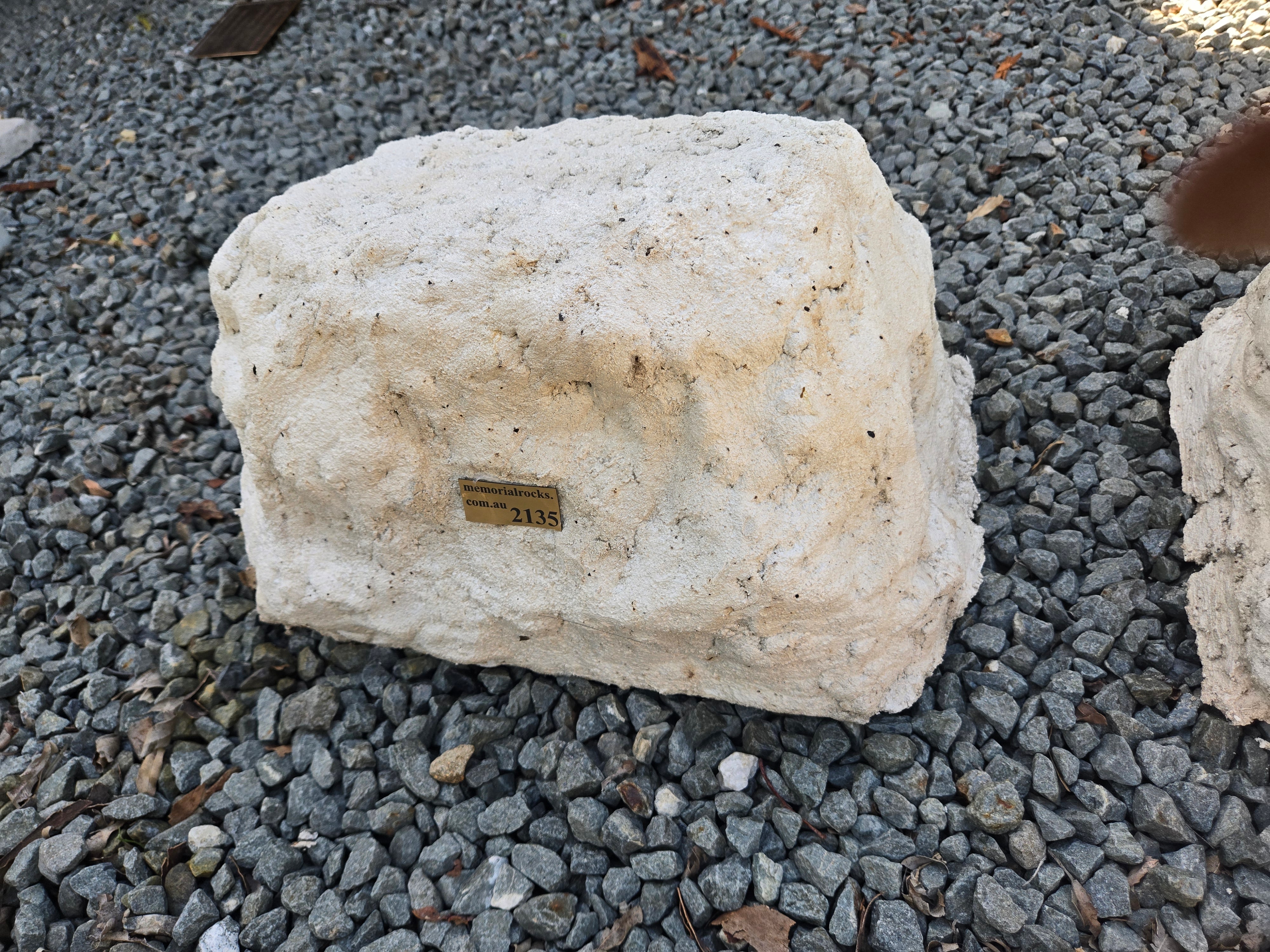 Memorial Rock Urn 2135 Large White
