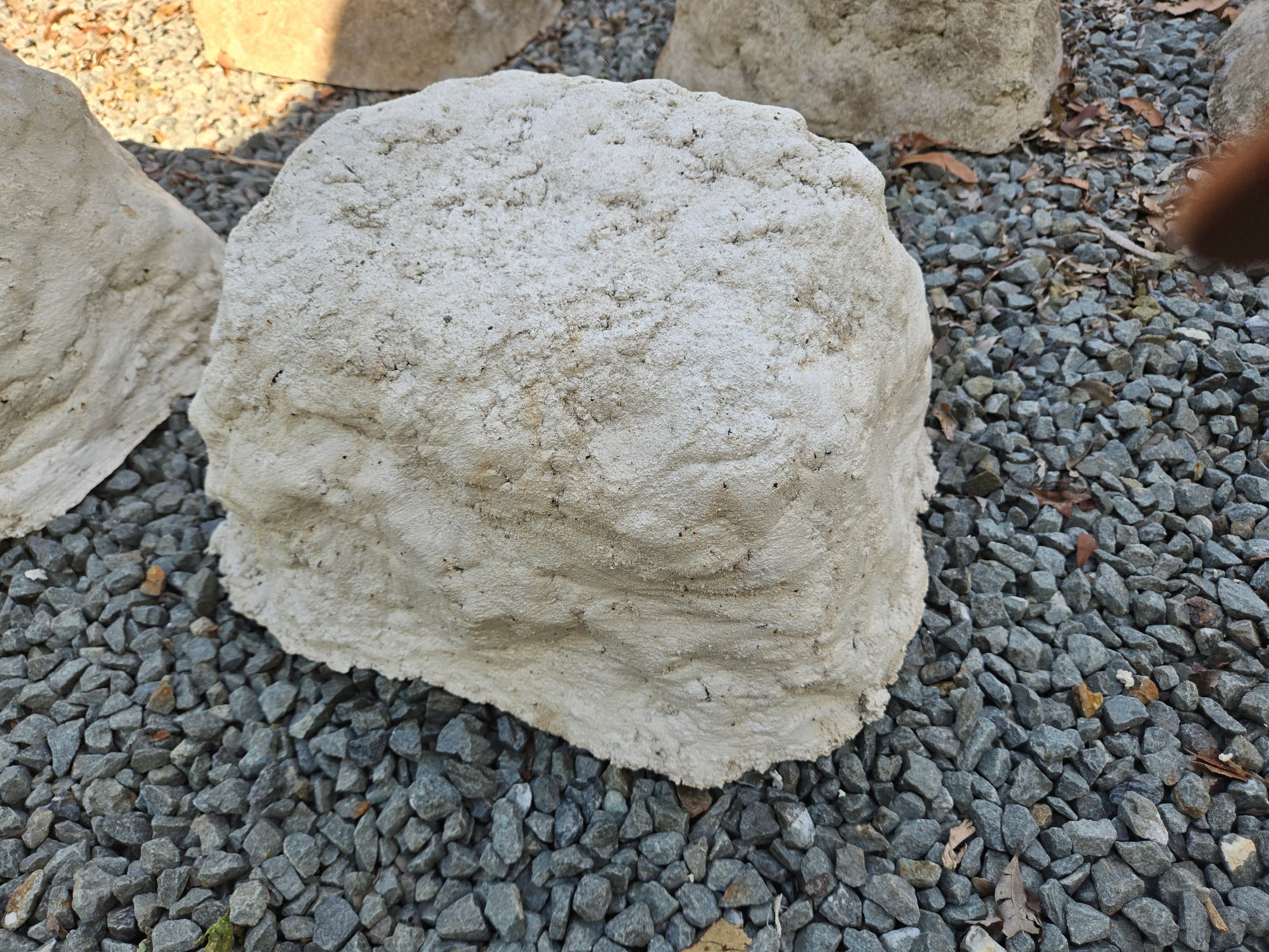Memorial Rock Urn 2135 Large White