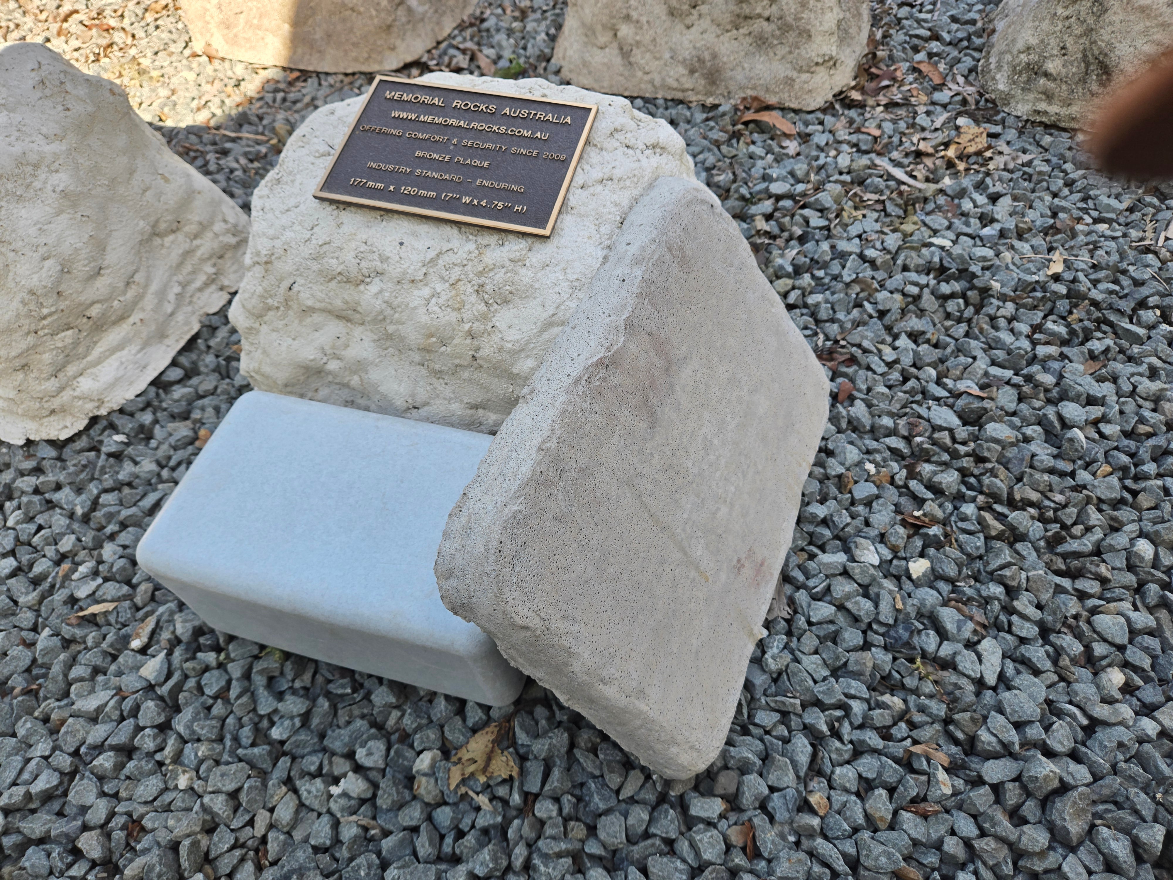 Memorial Rock Urn 2135 Large White