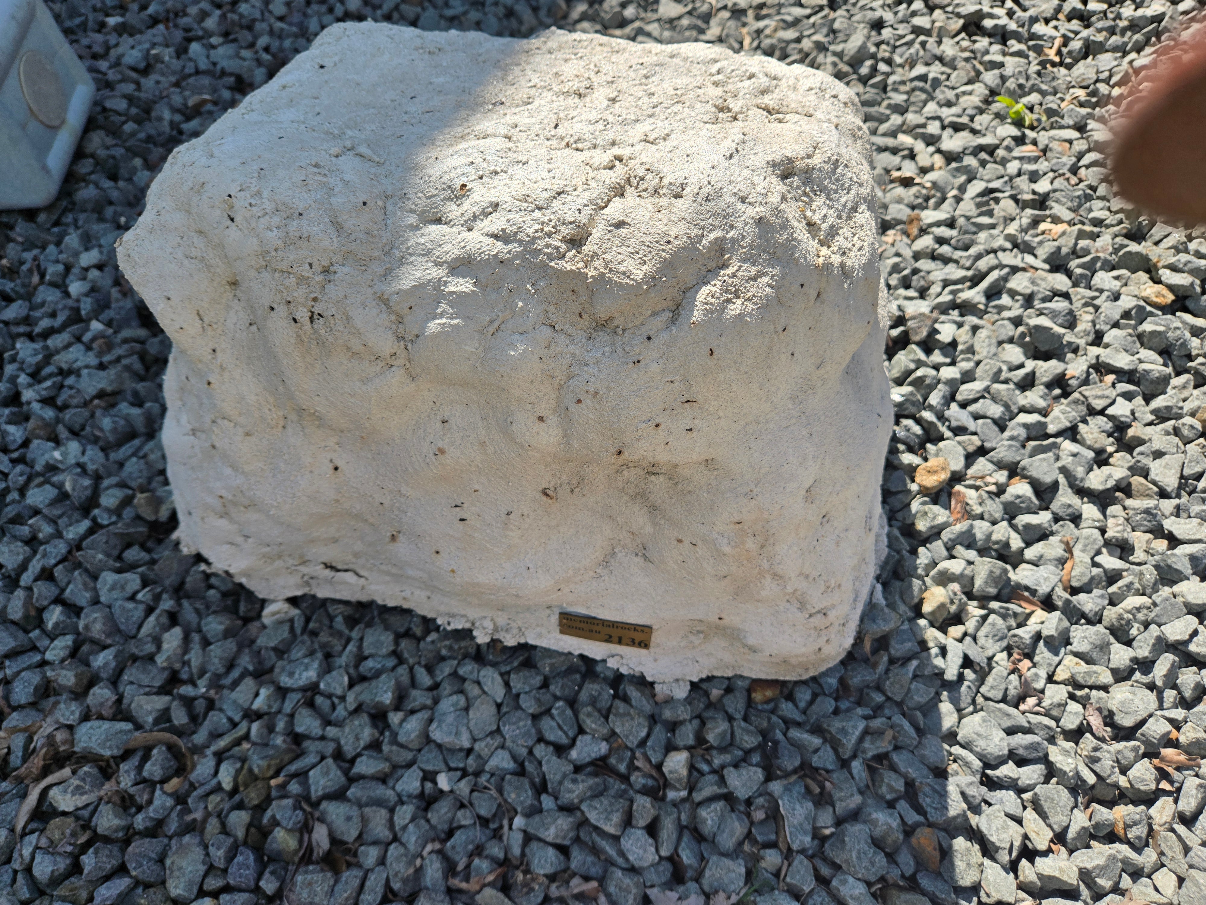 Memorial Rock Urn 2136 Large White