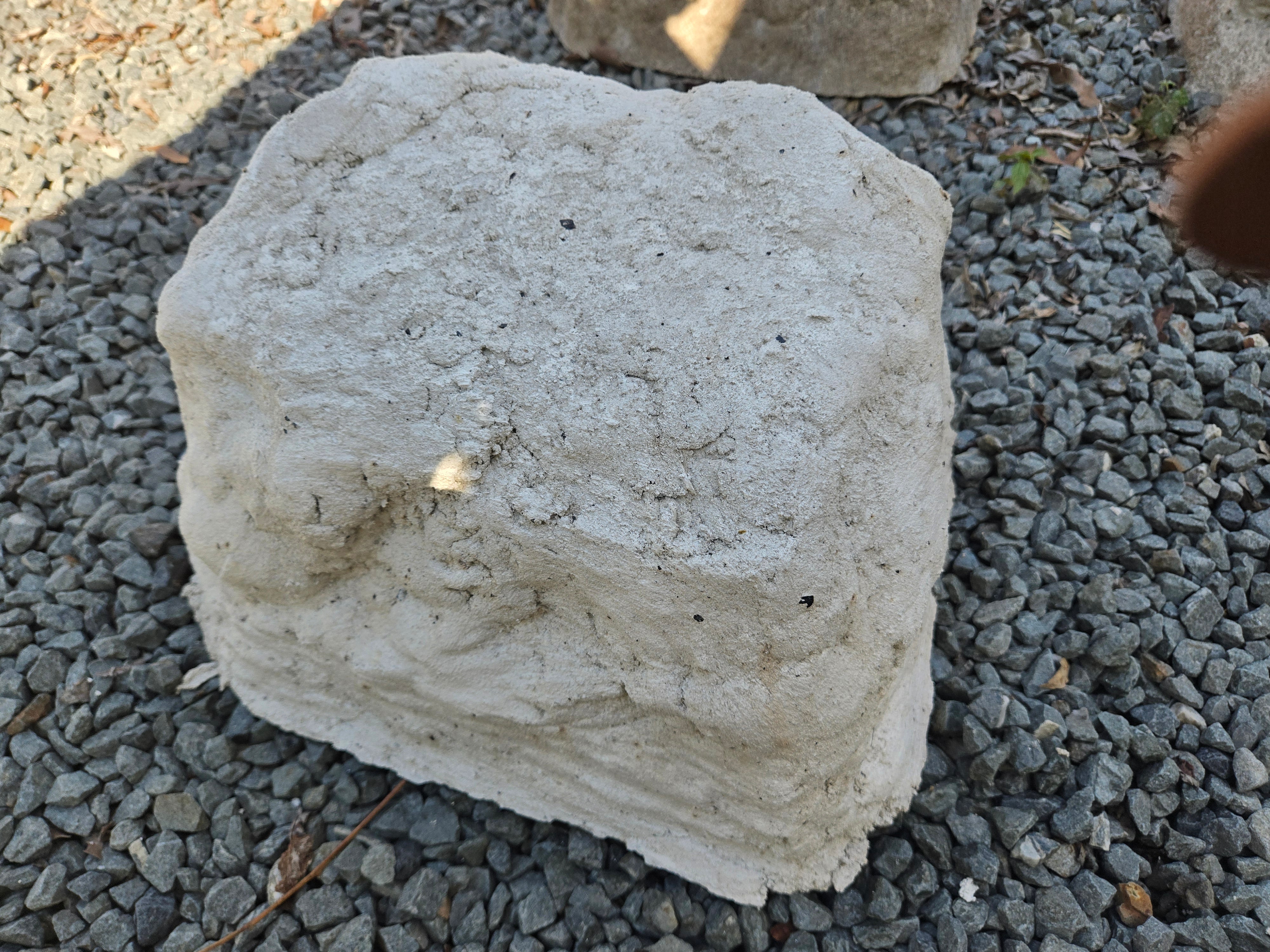 Memorial Rock Urn 2136 Large White