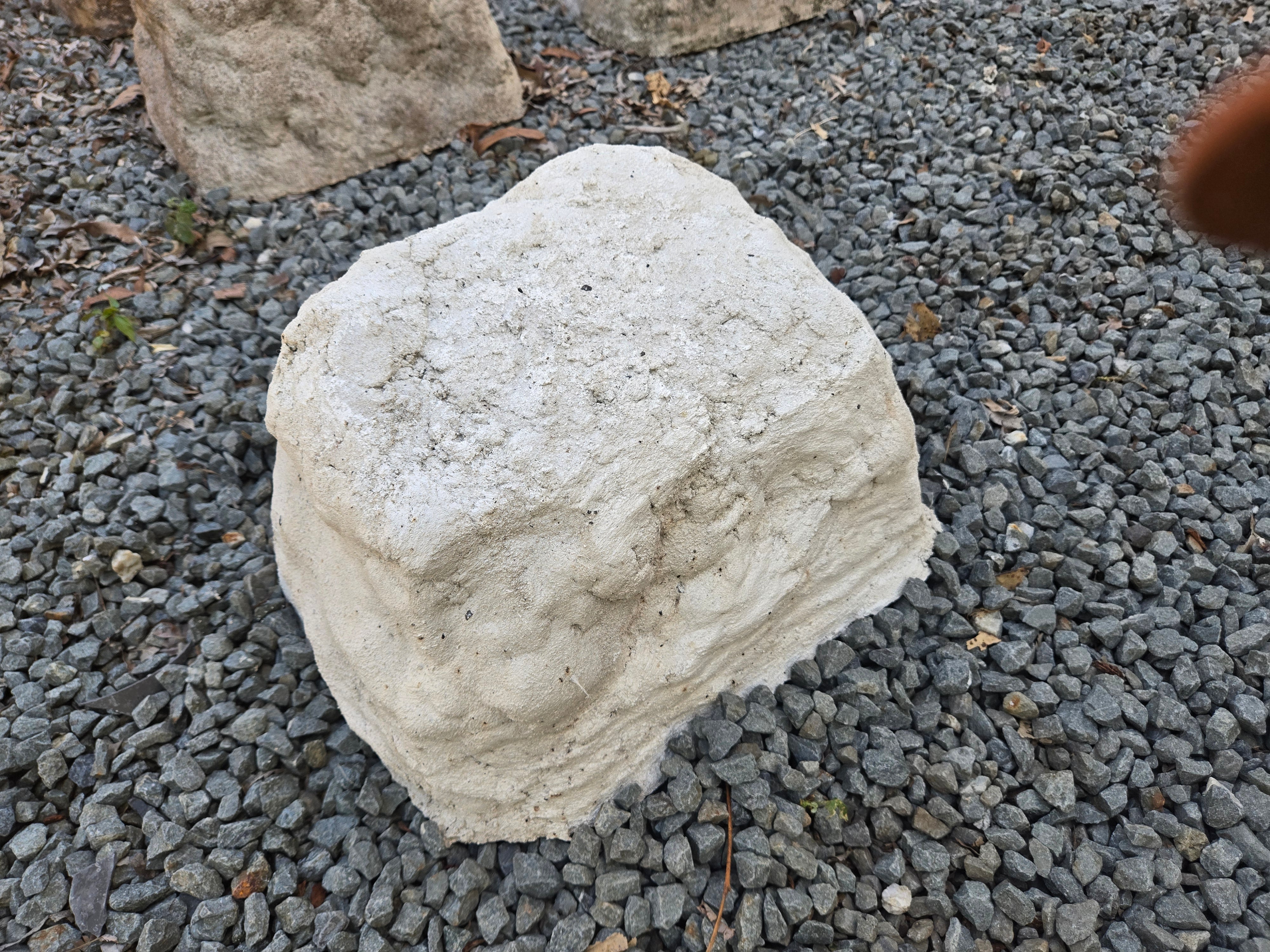Memorial Rock Urn 2136 Large White