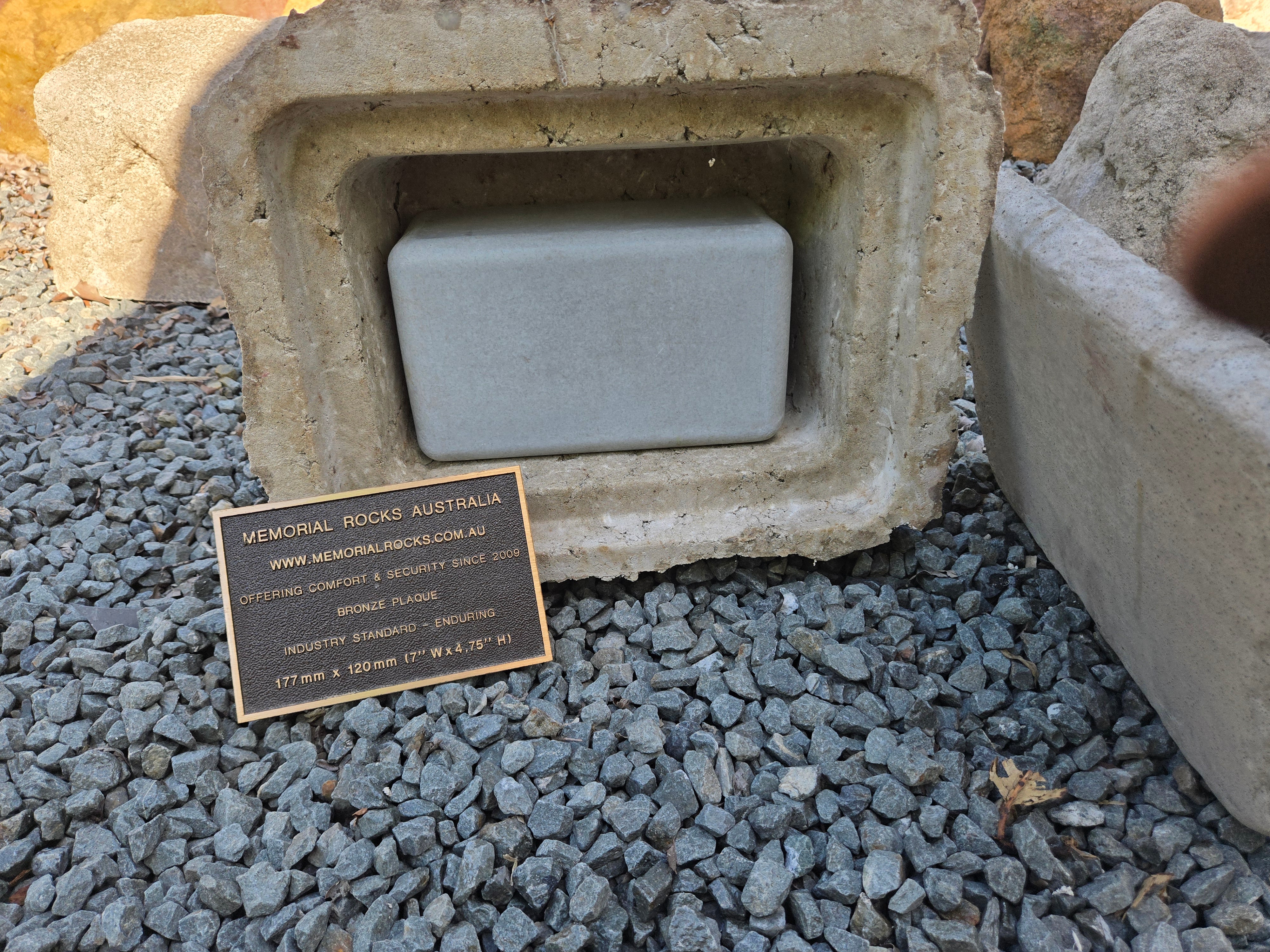 Memorial Rock Urn 2136 Large White