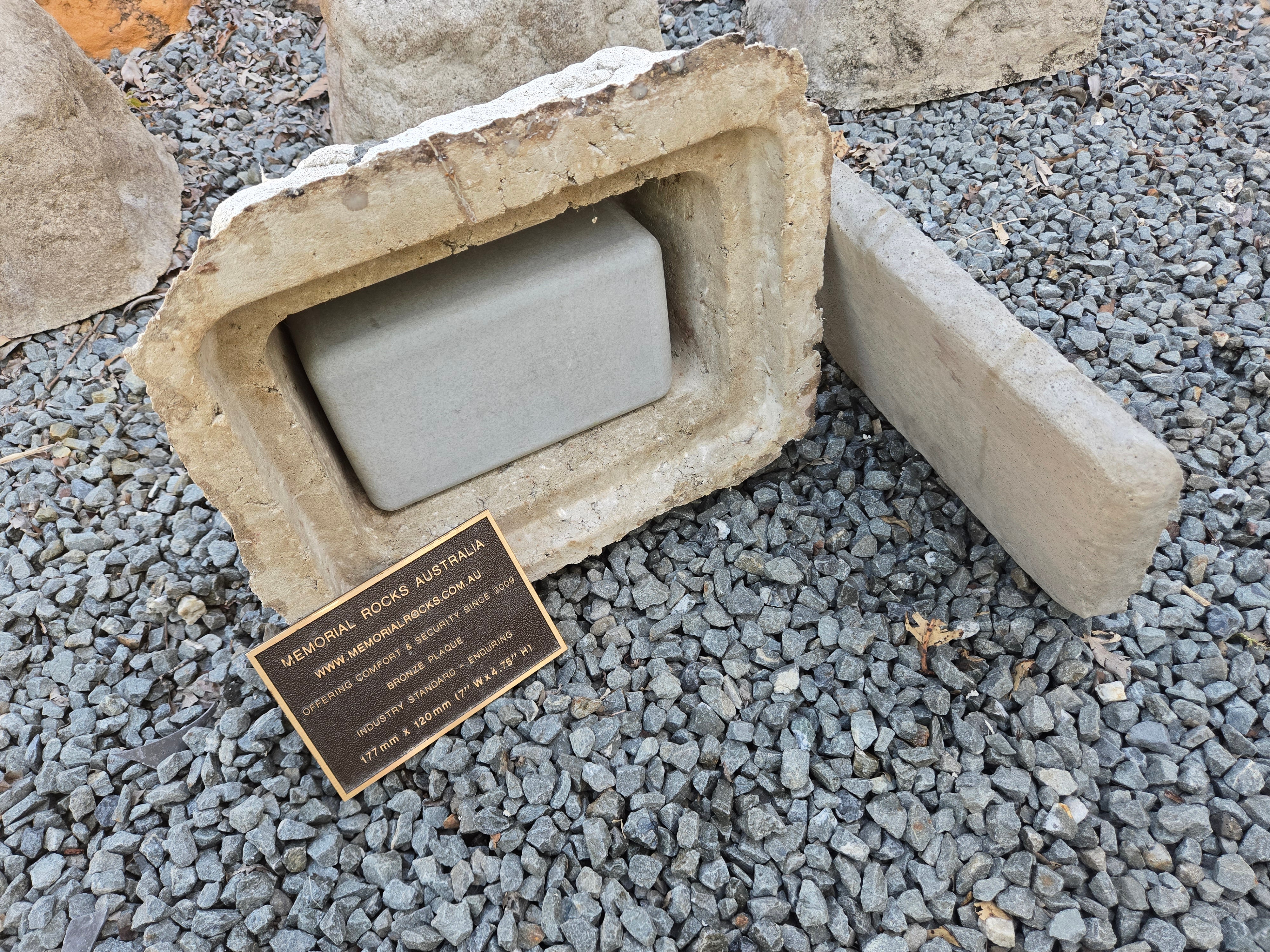 Memorial Rock Urn 2136 Large White