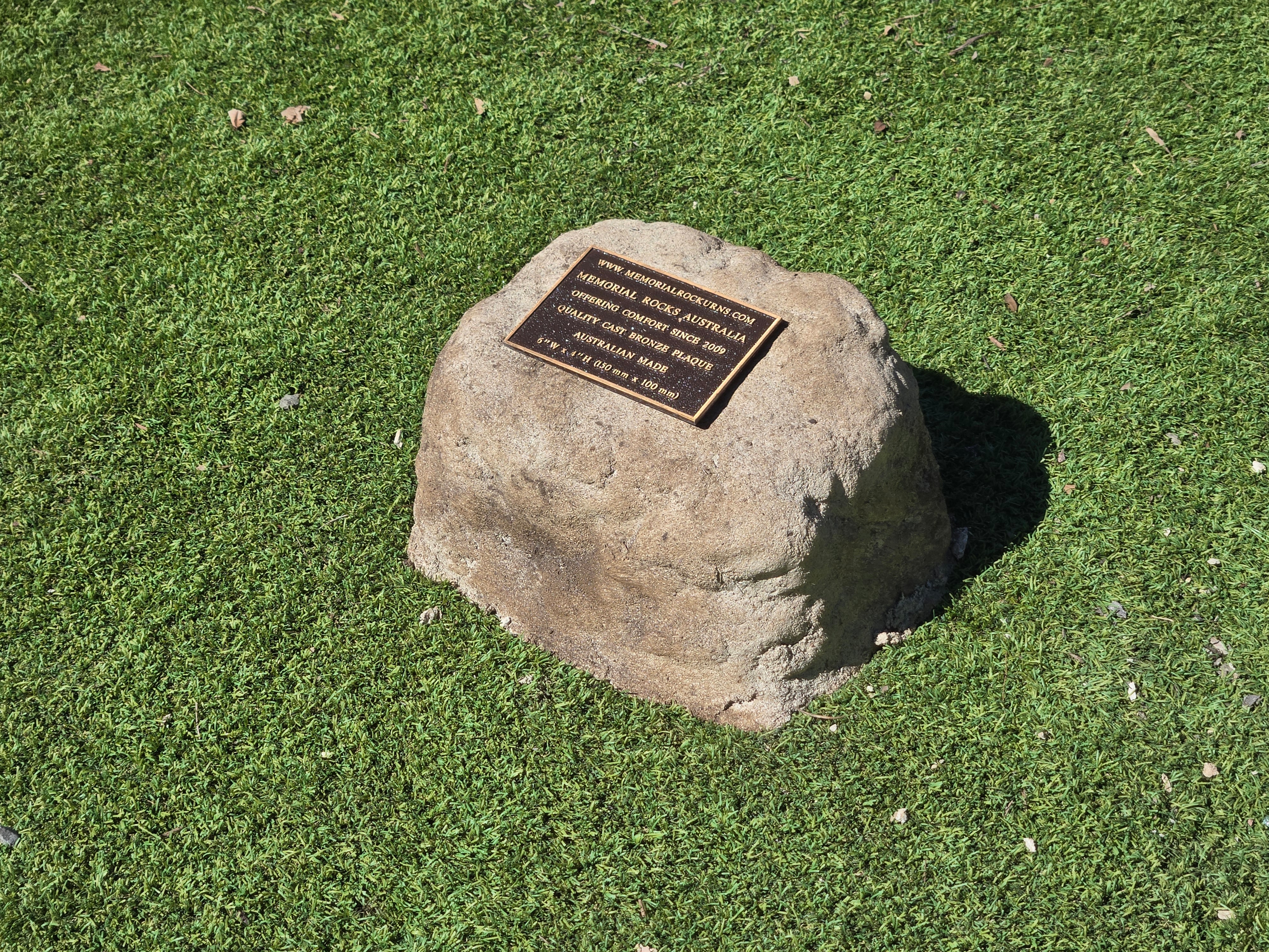 Memorial Rock Urn  2180 Regular Natural Riversand