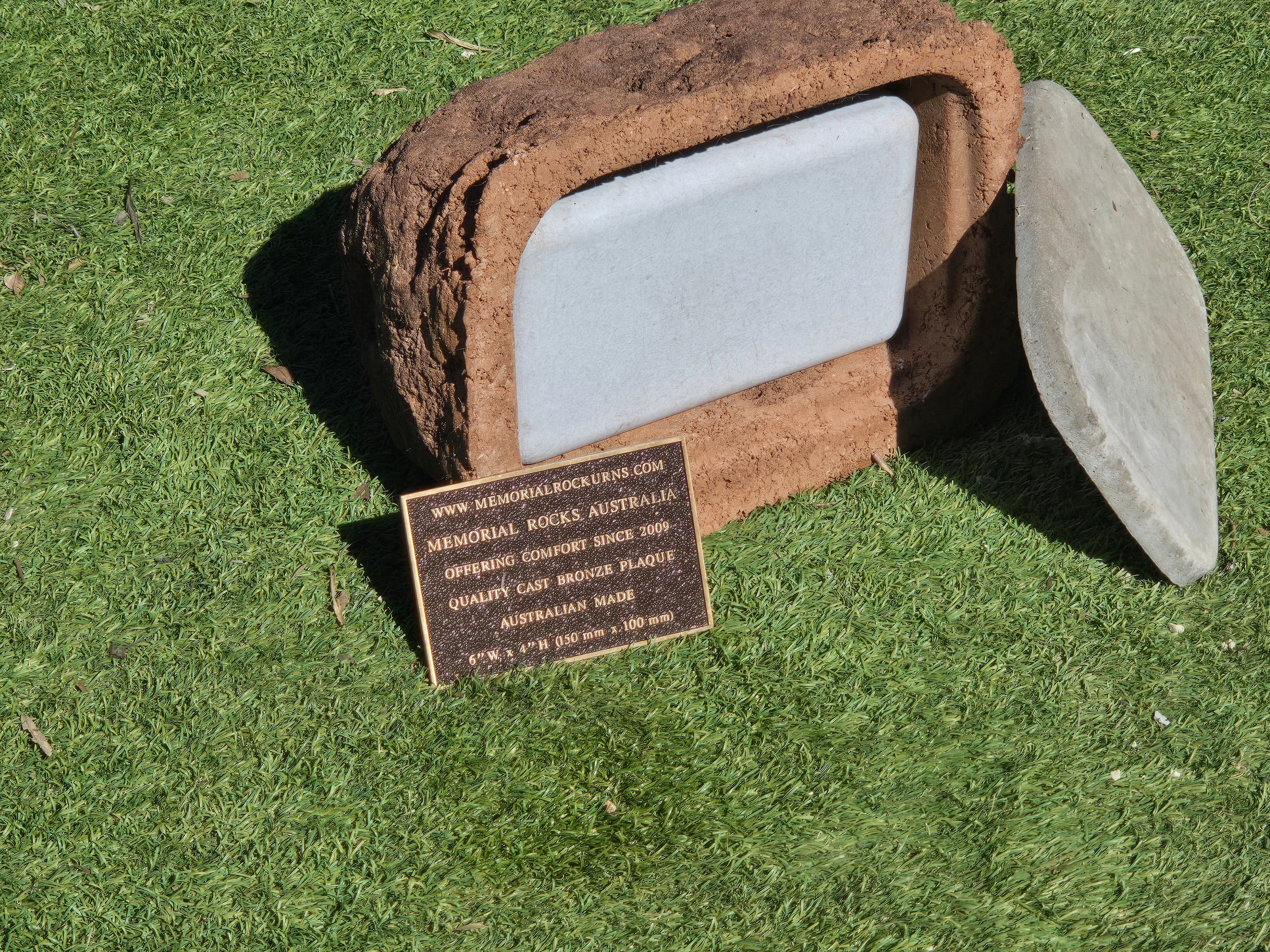 Memorial Rock Urn  2186 Regular Brown