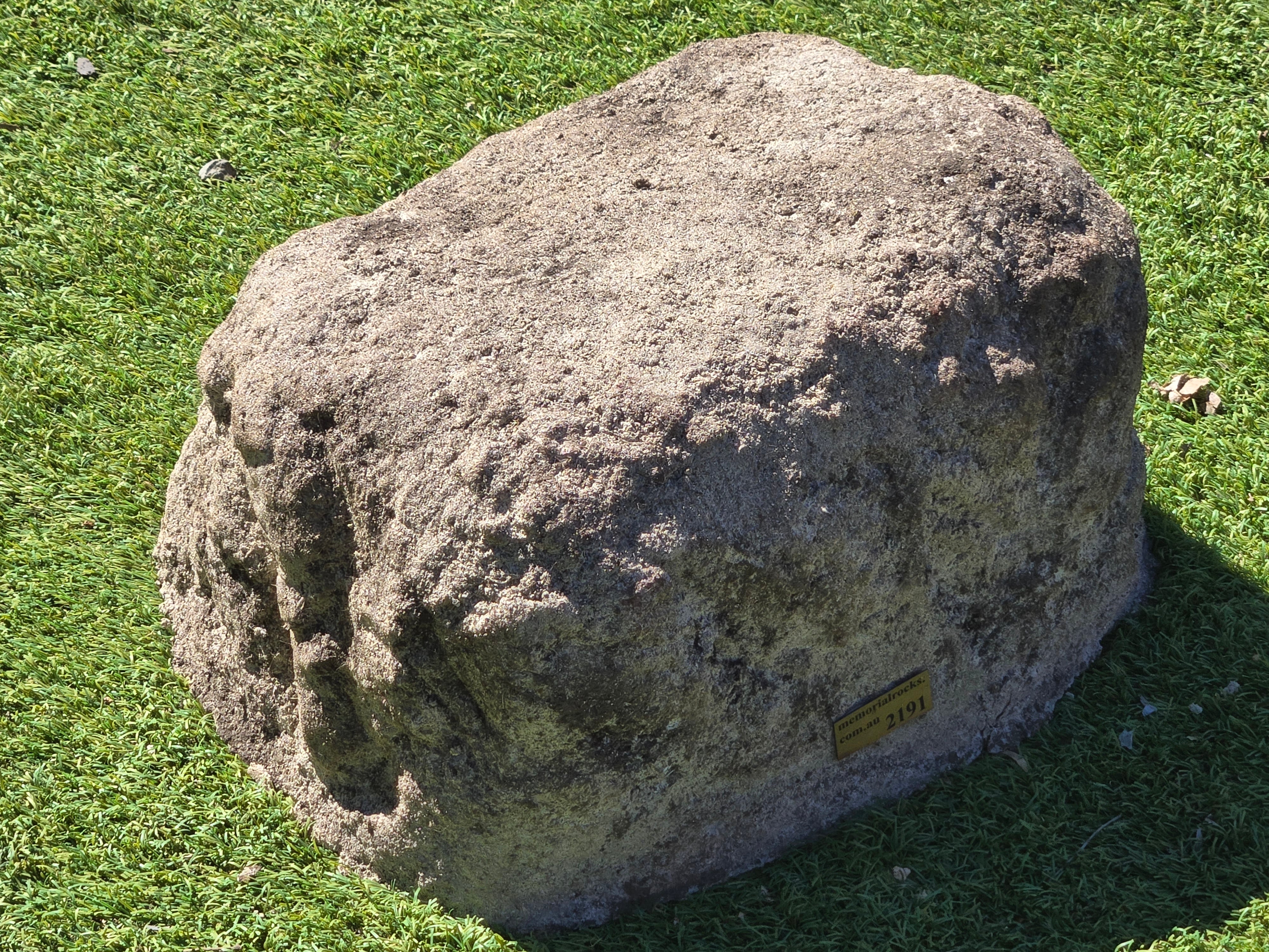 Memorial Rock Urn 2191 Large Natural Riversand