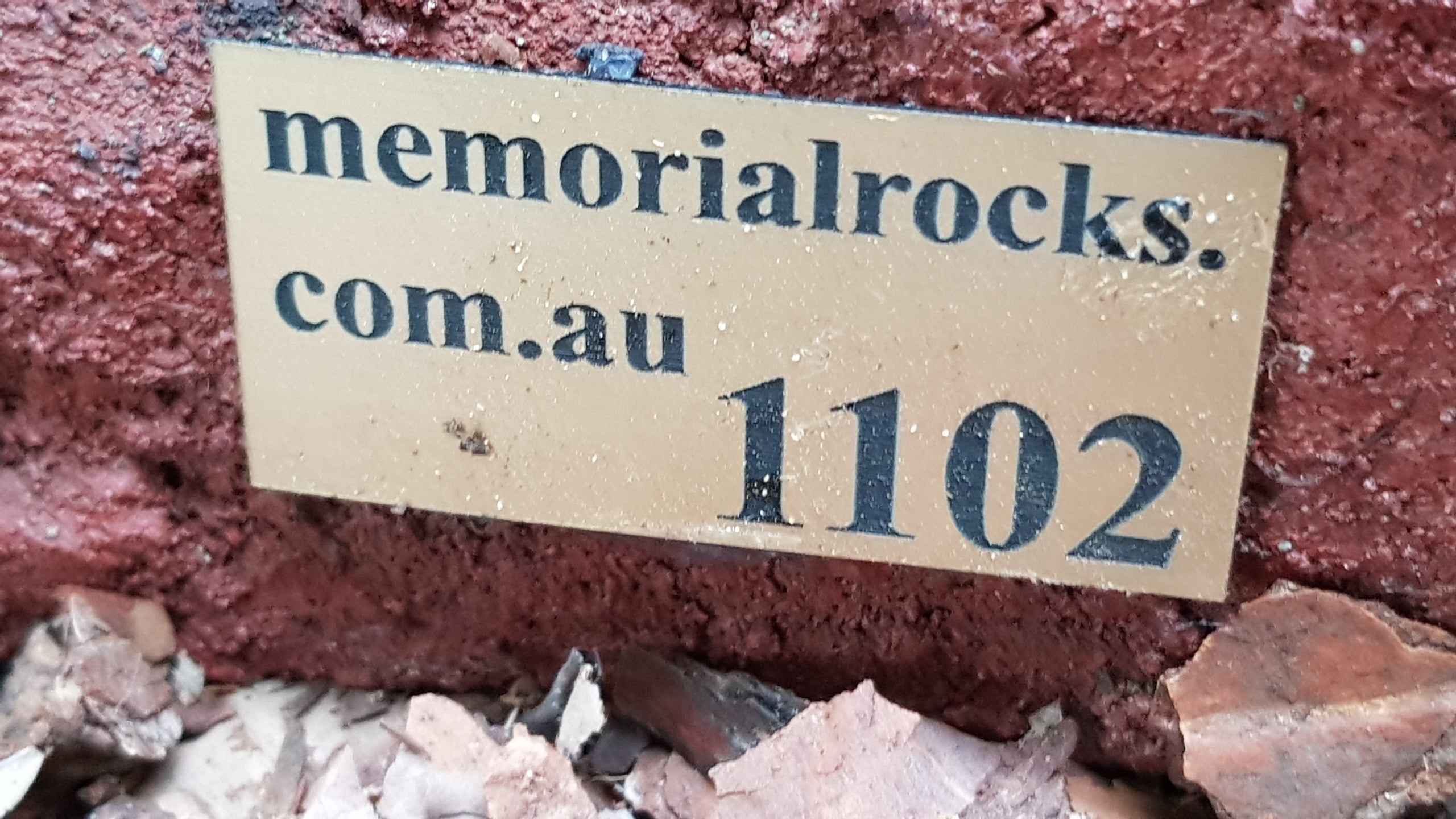 Memorial Rock Urn 1102 Large Single Red