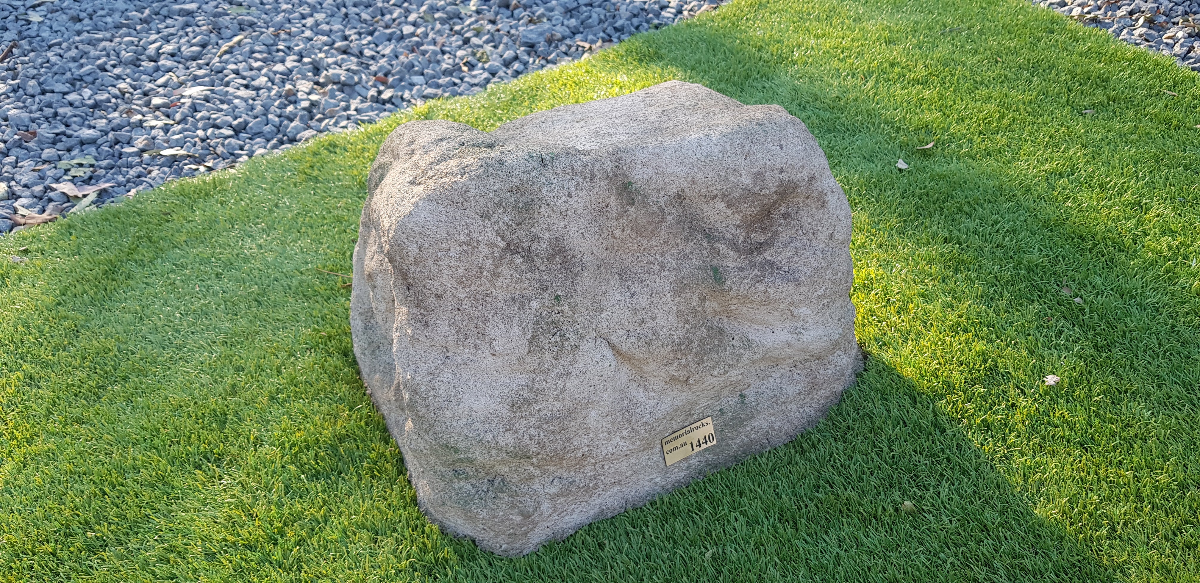 Memorial Rock Urn 1440 Large Single Natural Riversand
